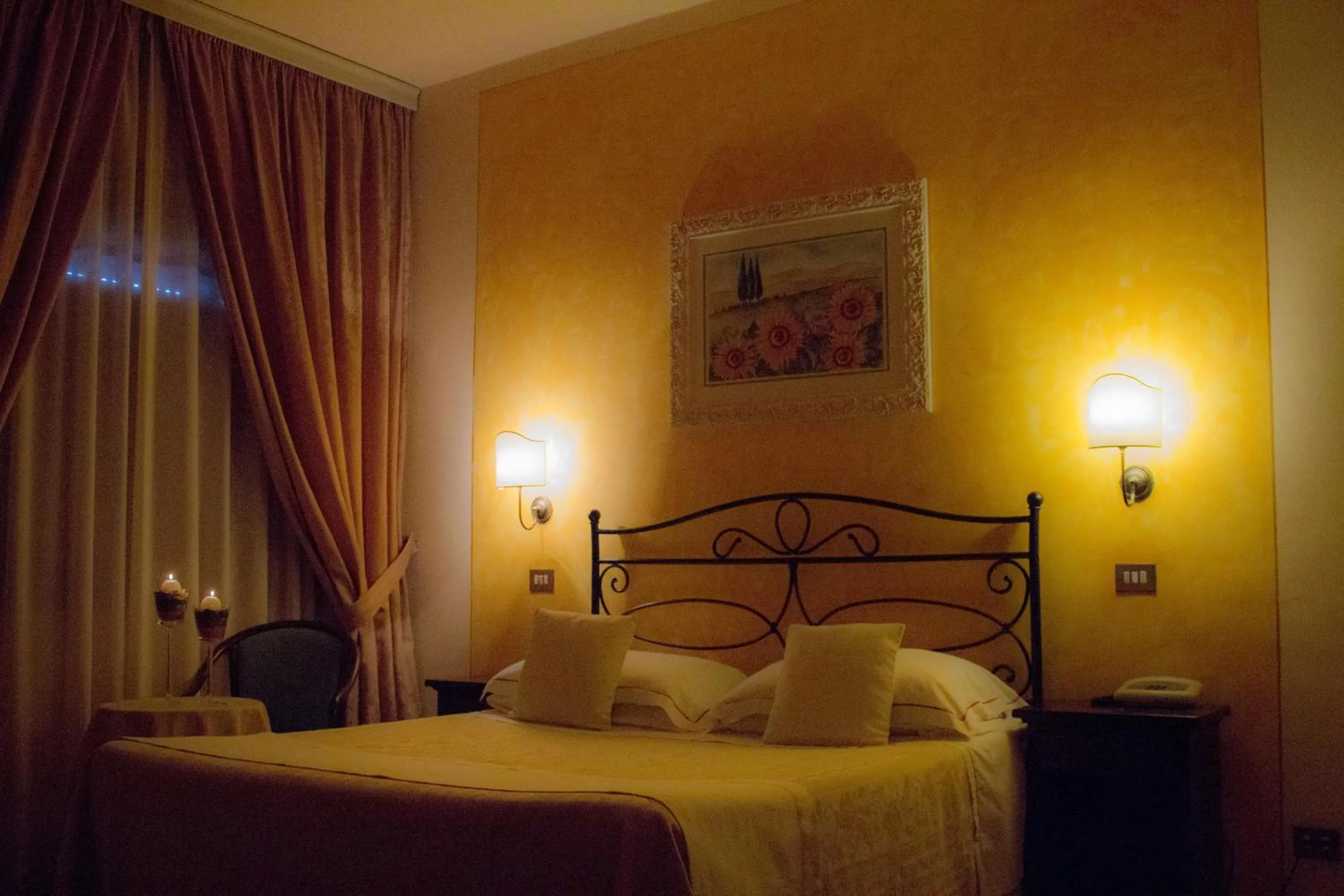 Night, Bed in Hotel Ristorante Tre Stelle