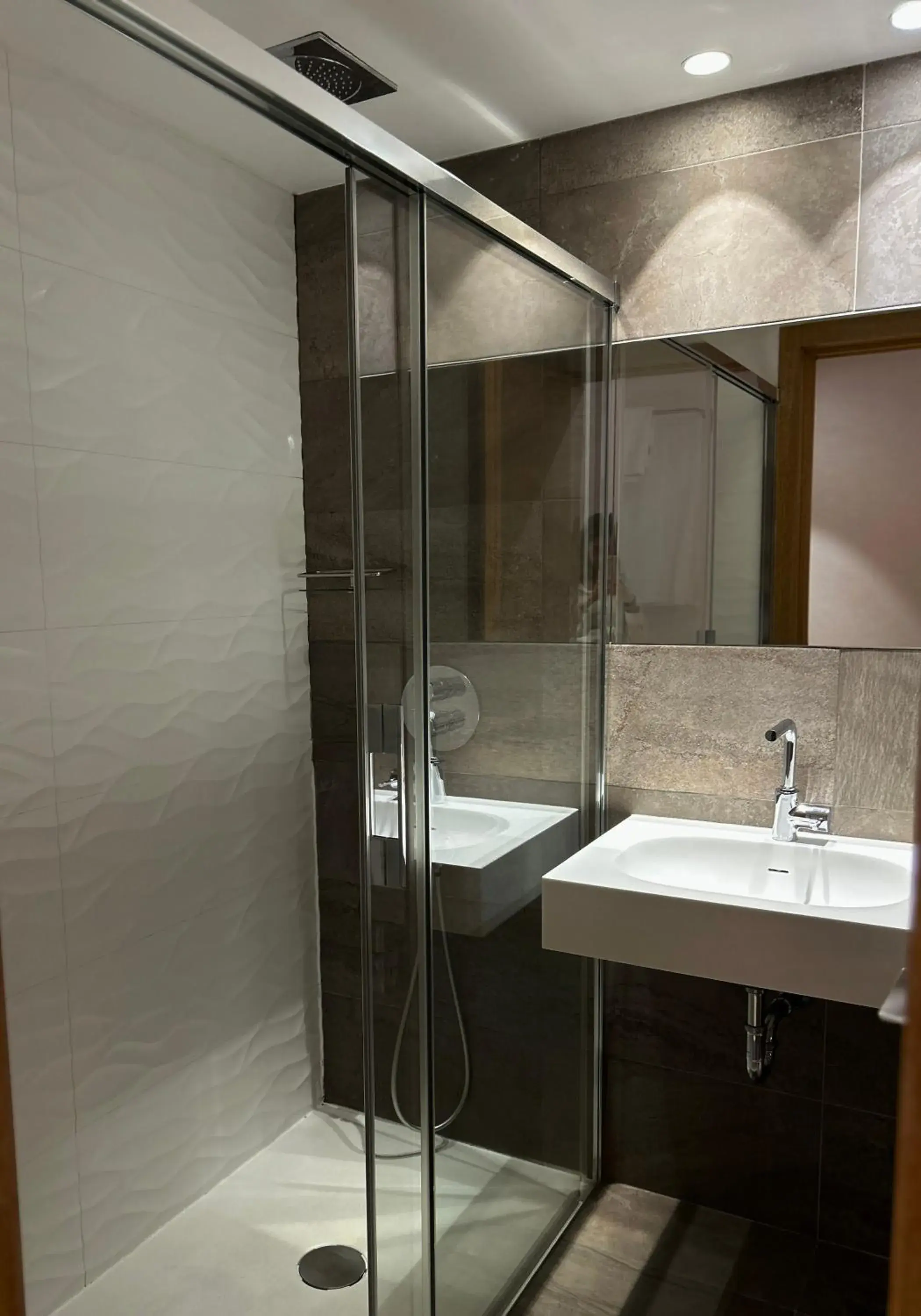 Double Room with Balcony in Chi Double Room with Balcony in Chi