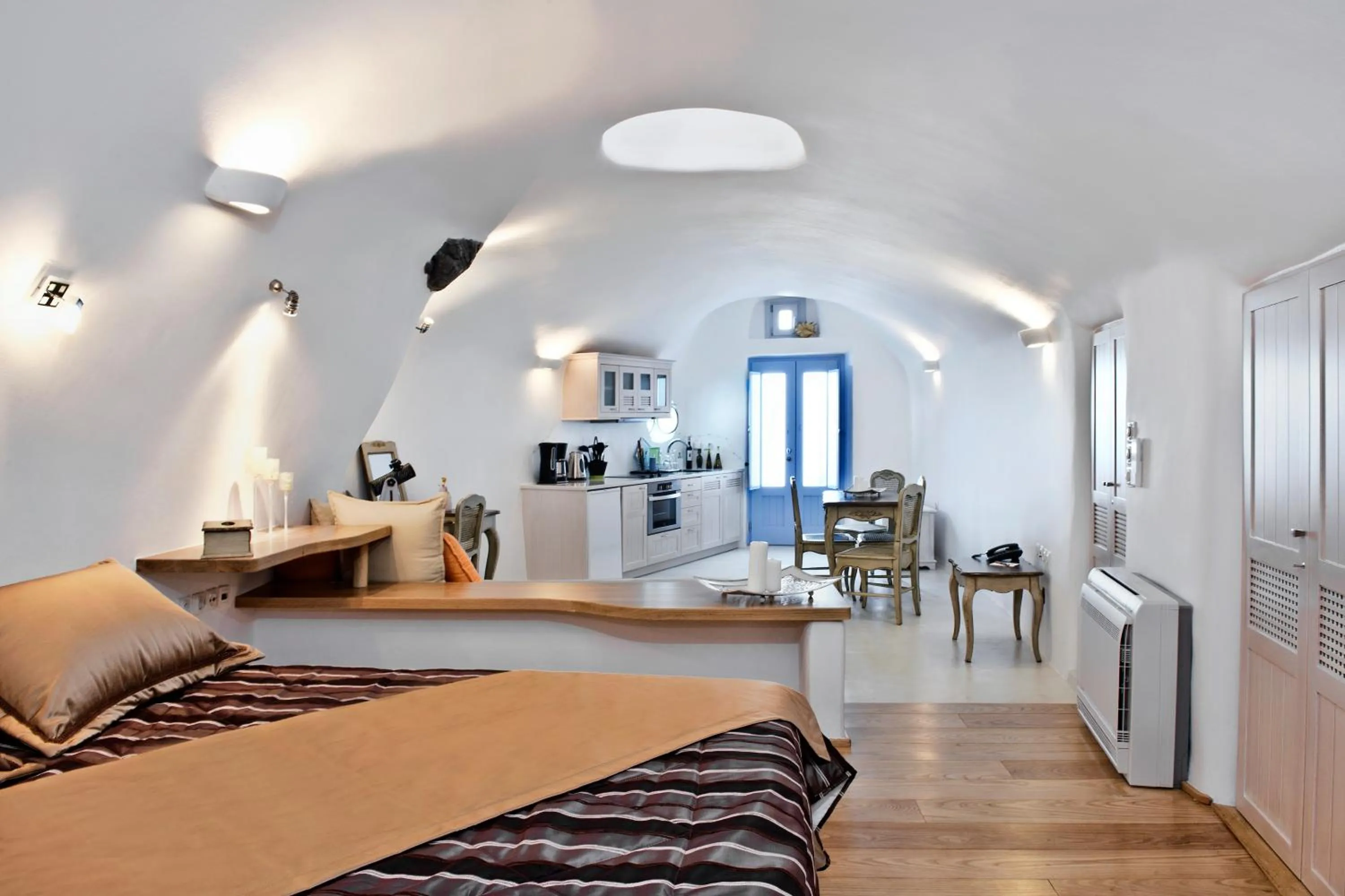 Coffee/tea facilities, Bed in Anemomilos