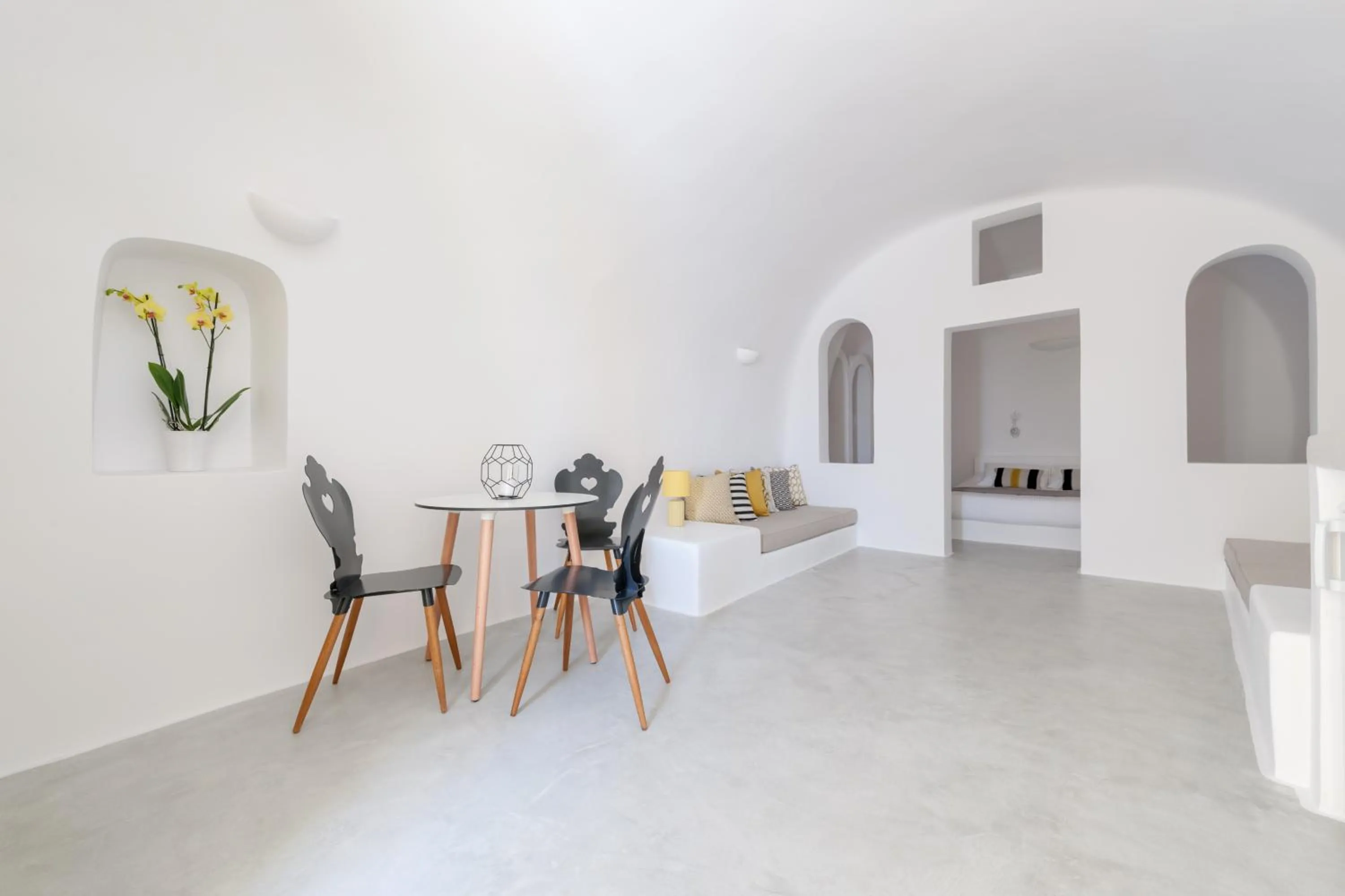 Photo of the whole room in Anemomilos