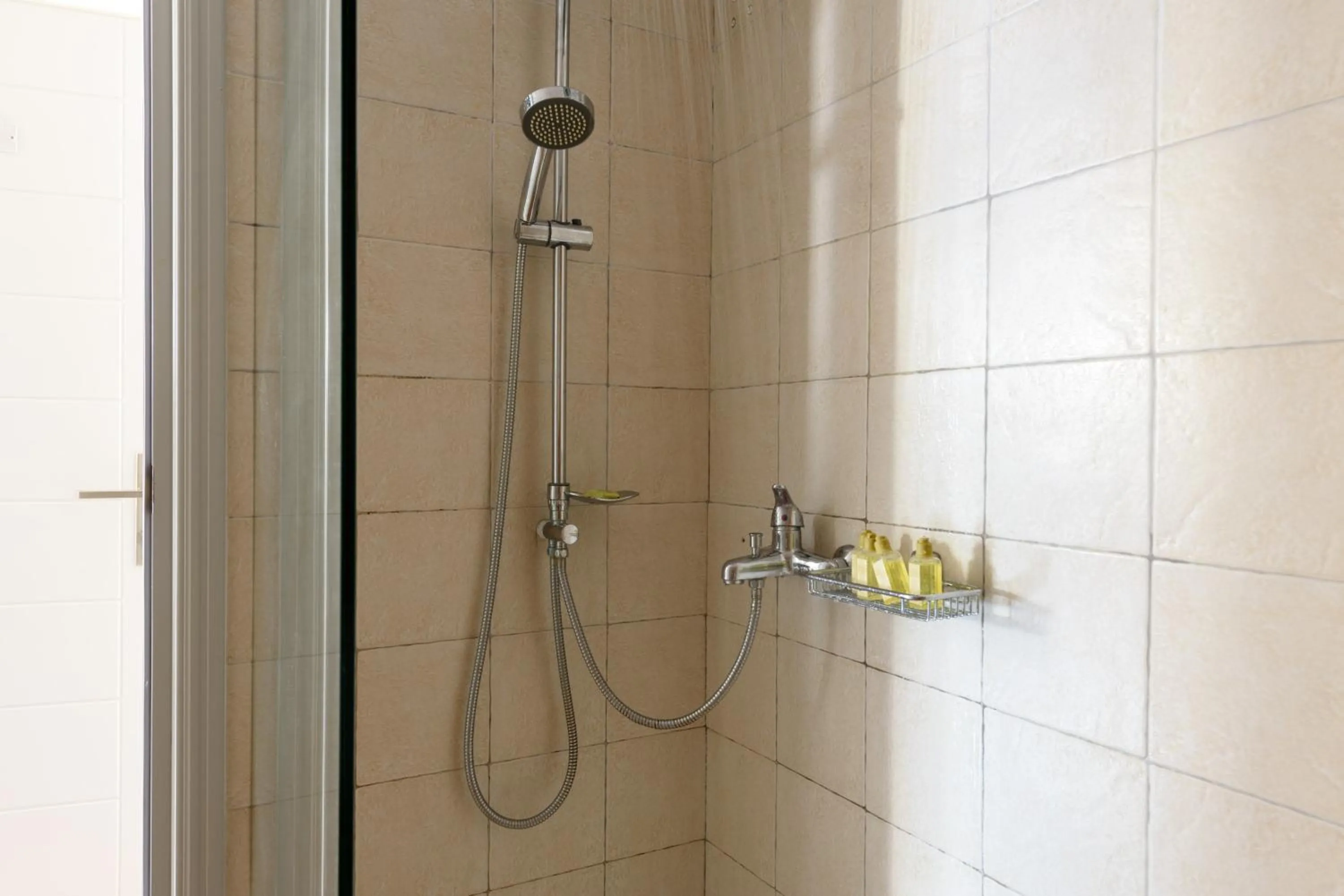 Bathroom in Anemomilos