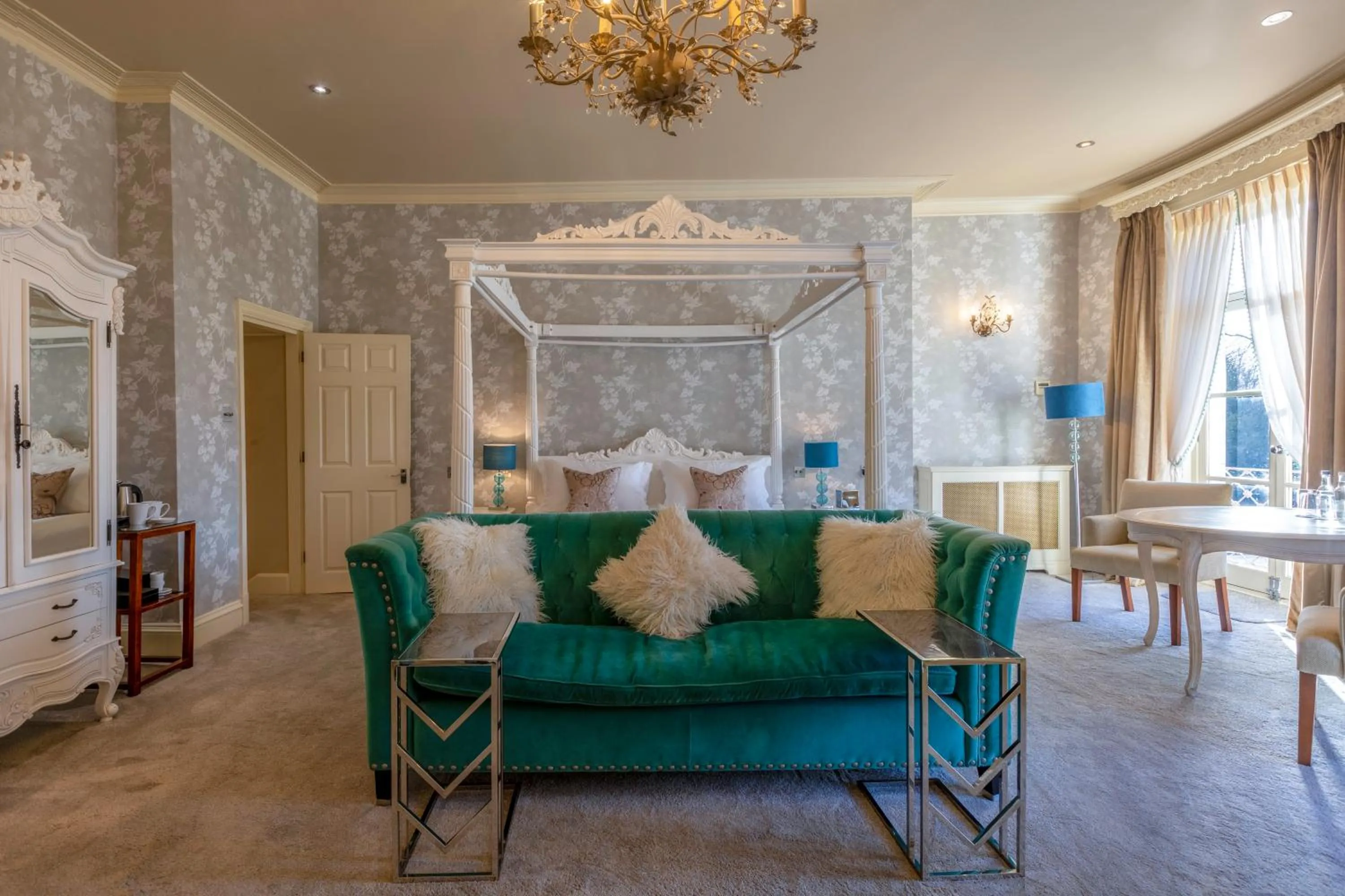 Bed in St Michael's Manor Hotel - St Albans