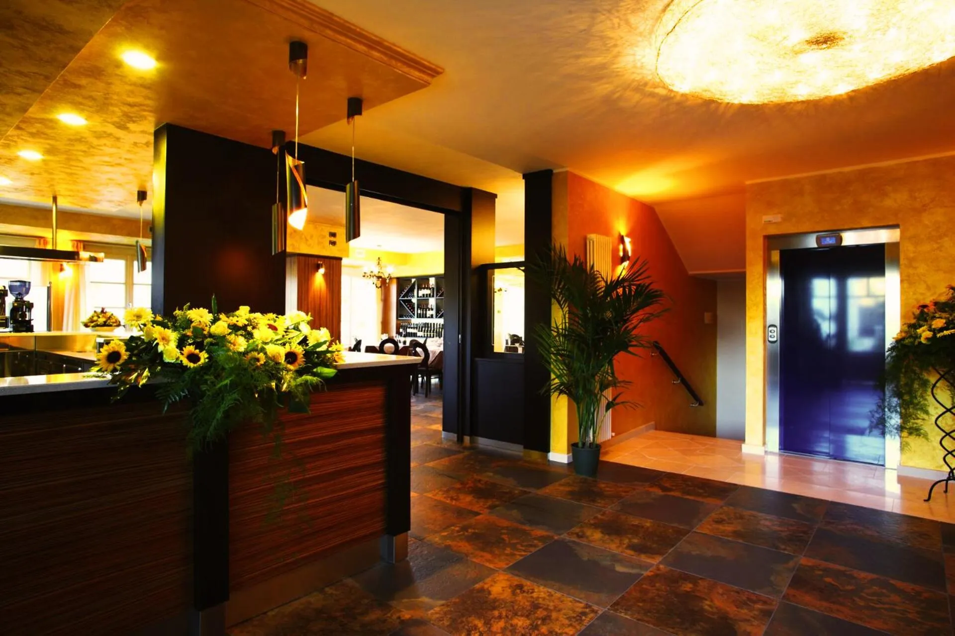 Lobby or reception in T'AMI Hotel Resort Spa