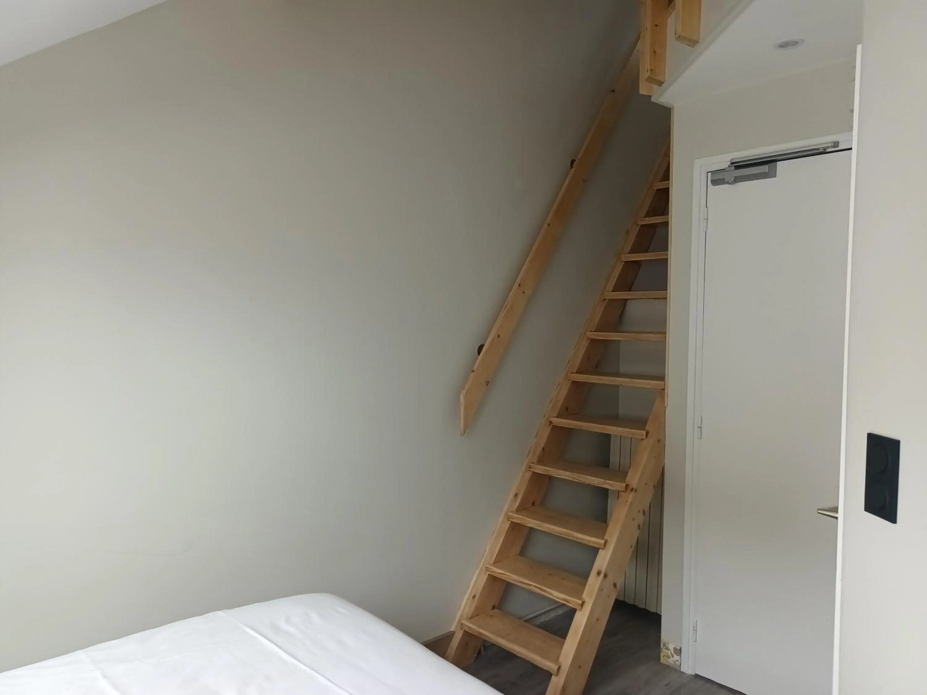 Photo of the whole room in Hôtel-Restaurant Logis l'Aubrac Laguiole