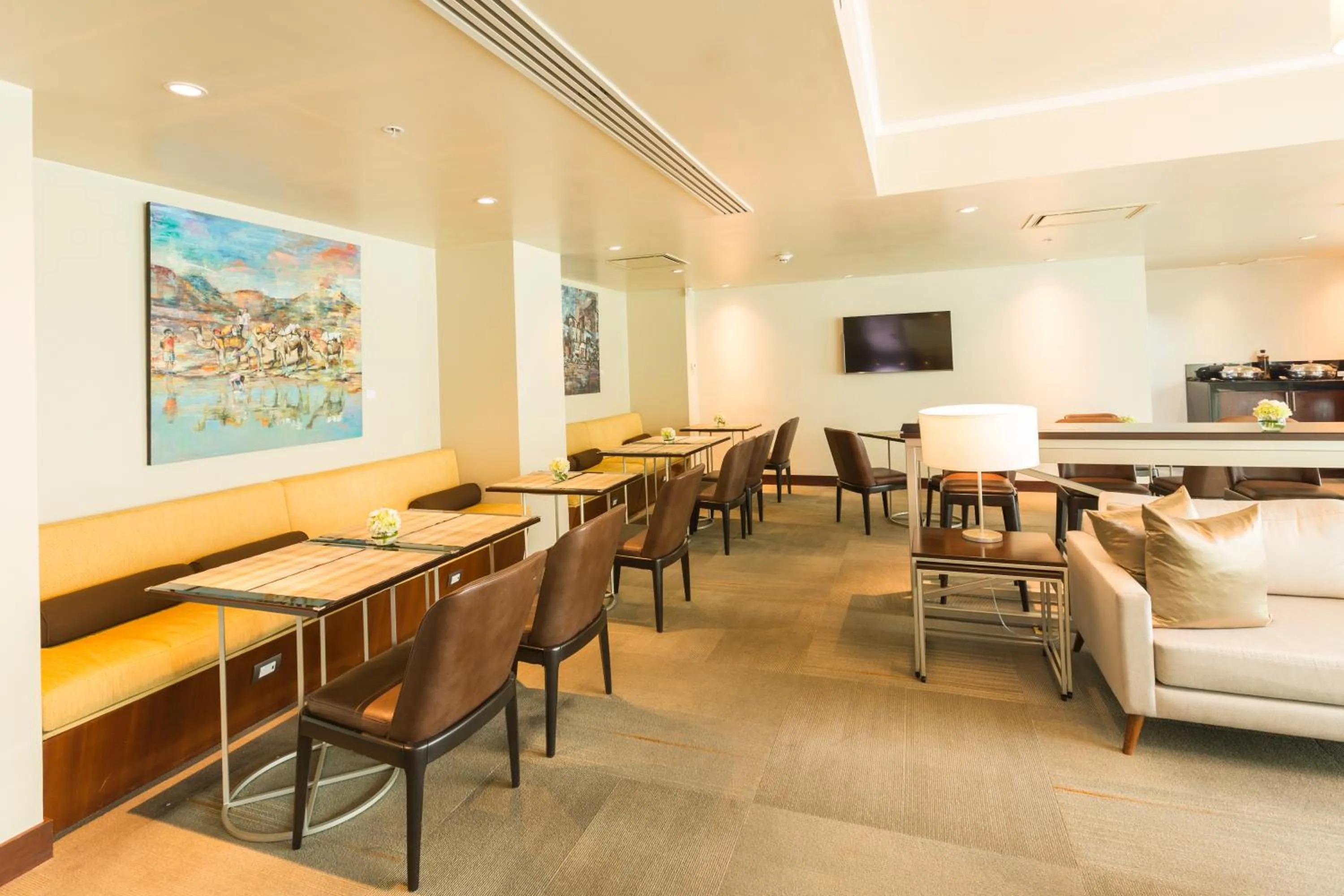 Business facilities in Delfines Hotel & Convention Center