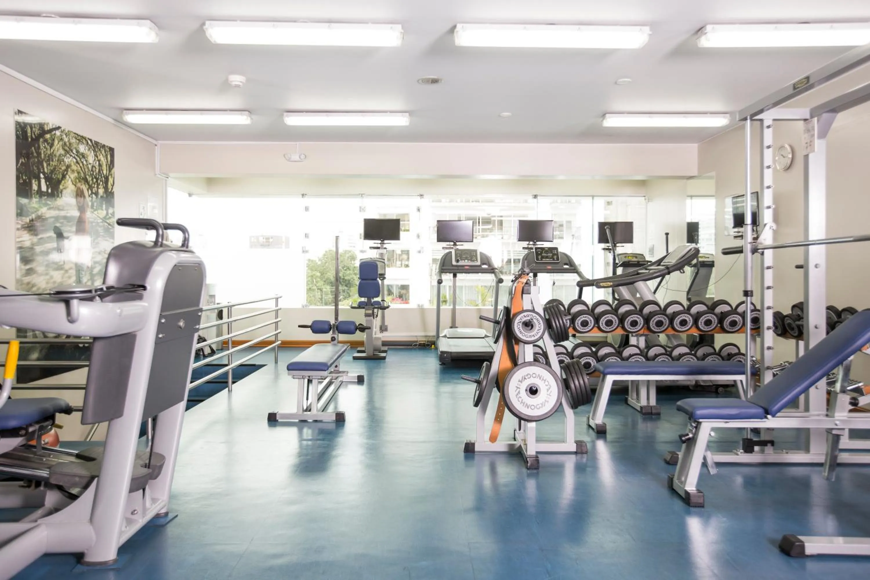 Fitness centre/facilities in Delfines Hotel & Convention Center