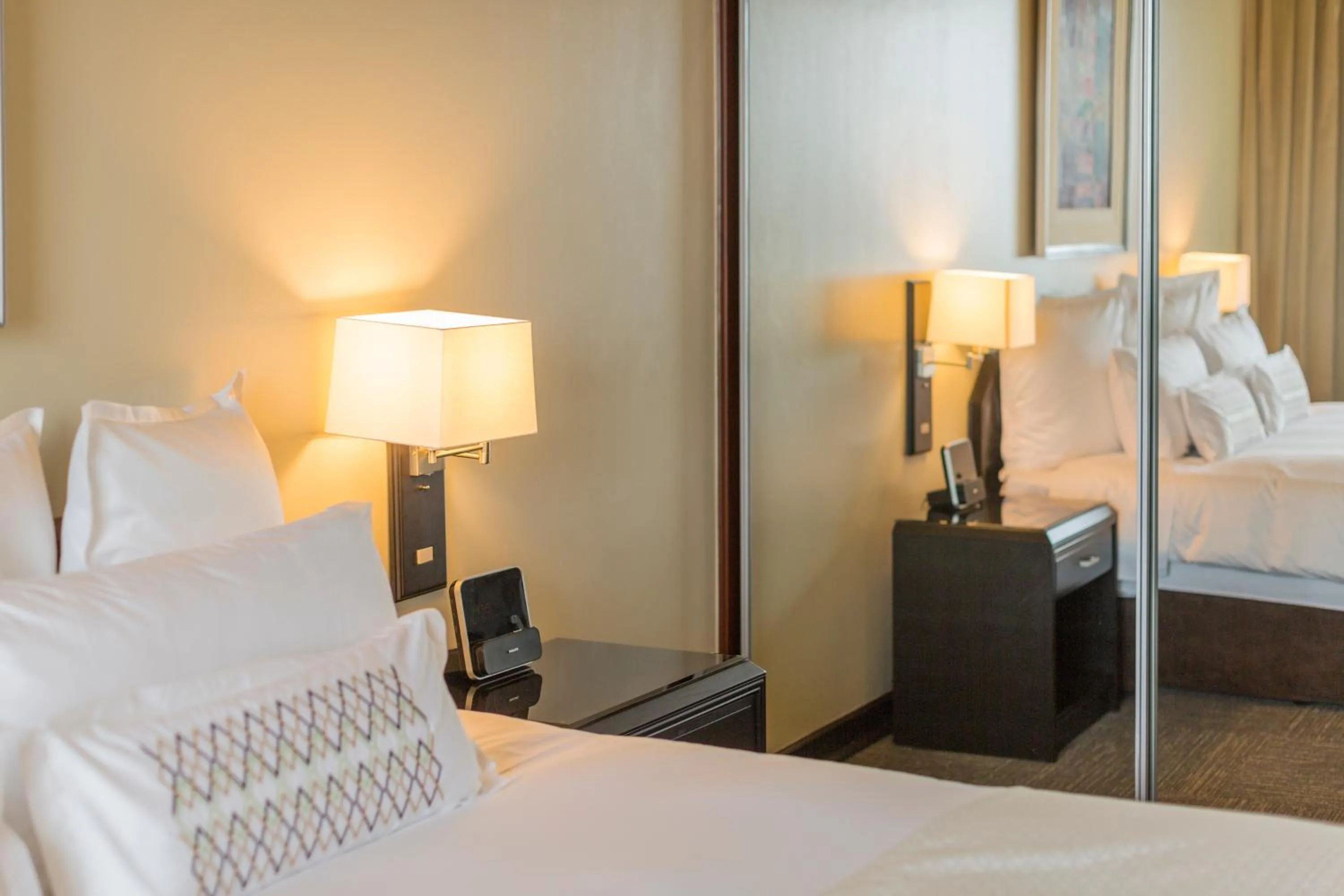 Bedroom, Bed in Delfines Hotel & Convention Center