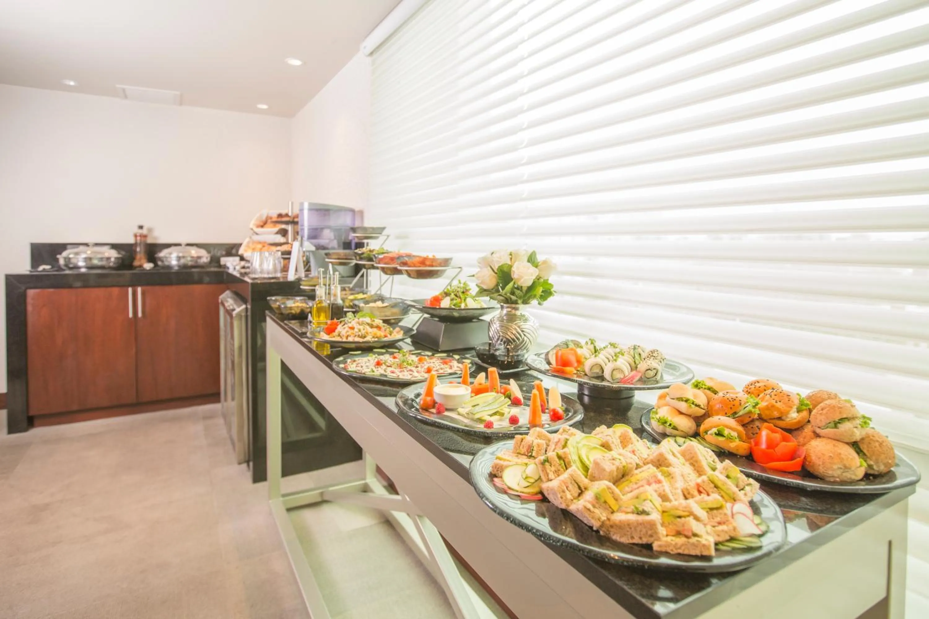 Business facilities in Delfines Hotel & Convention Center