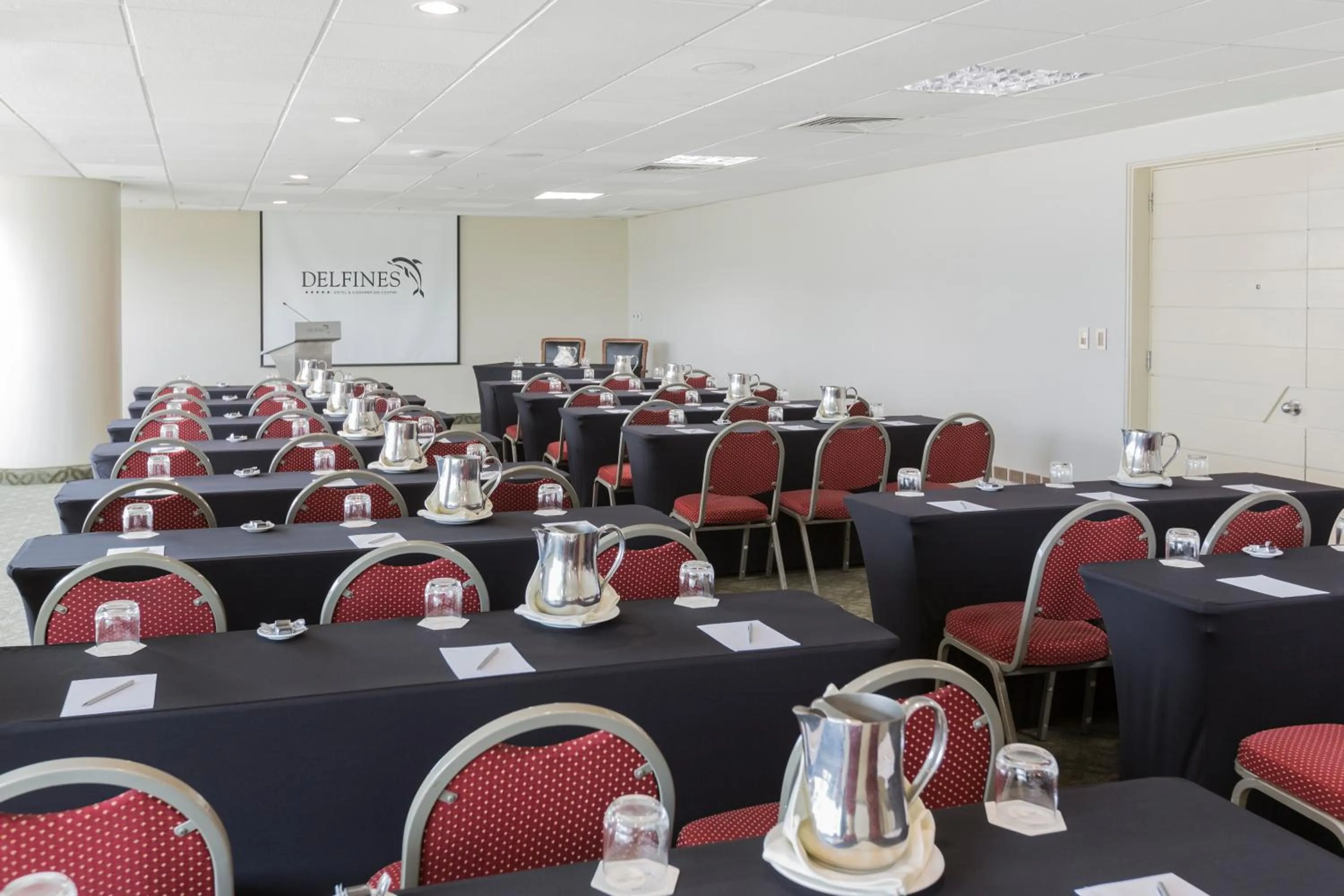 Meeting/conference room in Delfines Hotel & Convention Center