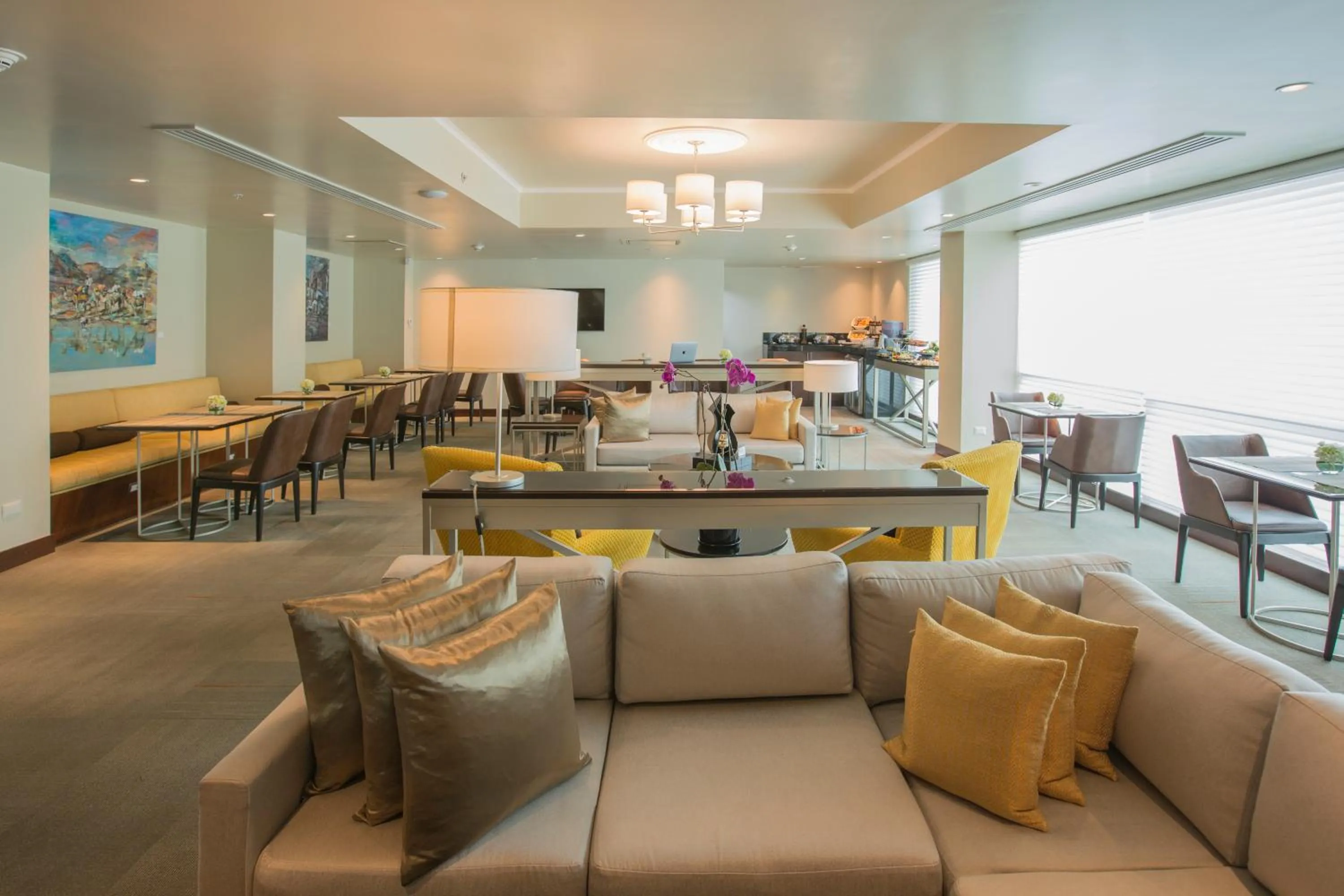 Business facilities in Delfines Hotel & Convention Center