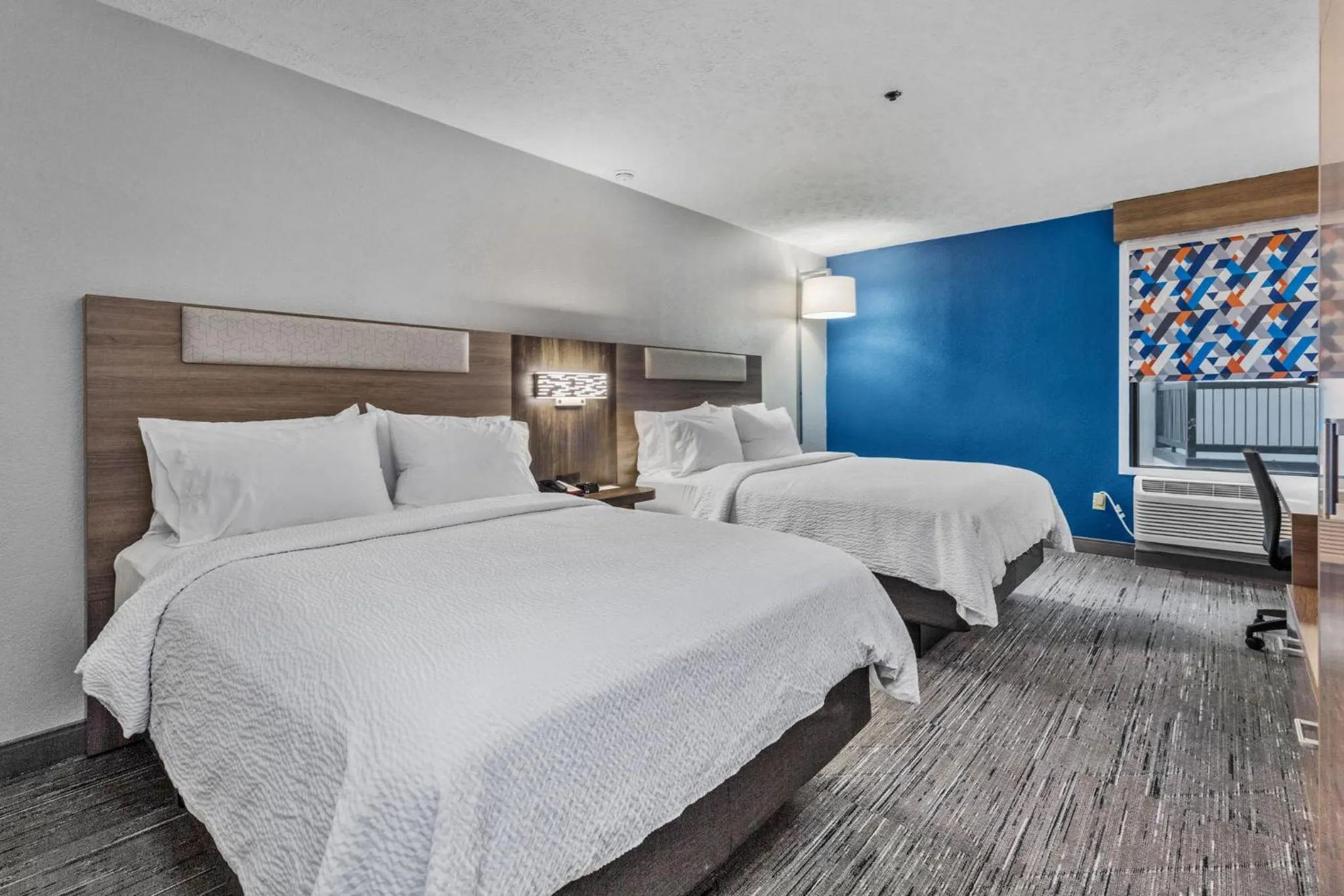 Photo of the whole room, Bed in Holiday Inn Express New Albany by IHG