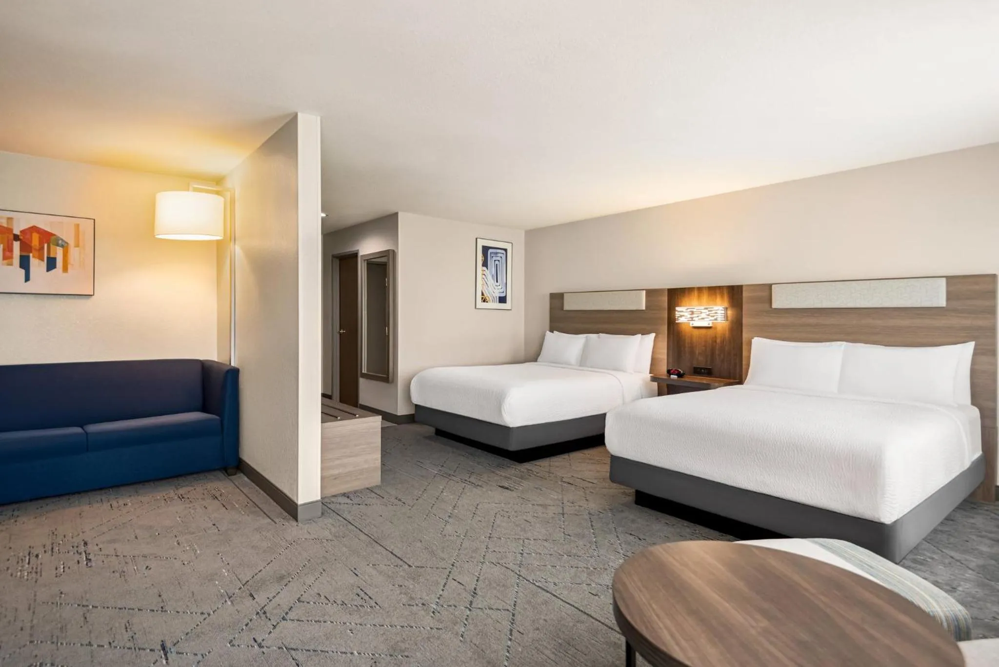 Photo of the whole room, Bed in Holiday Inn Express Morgantown by IHG