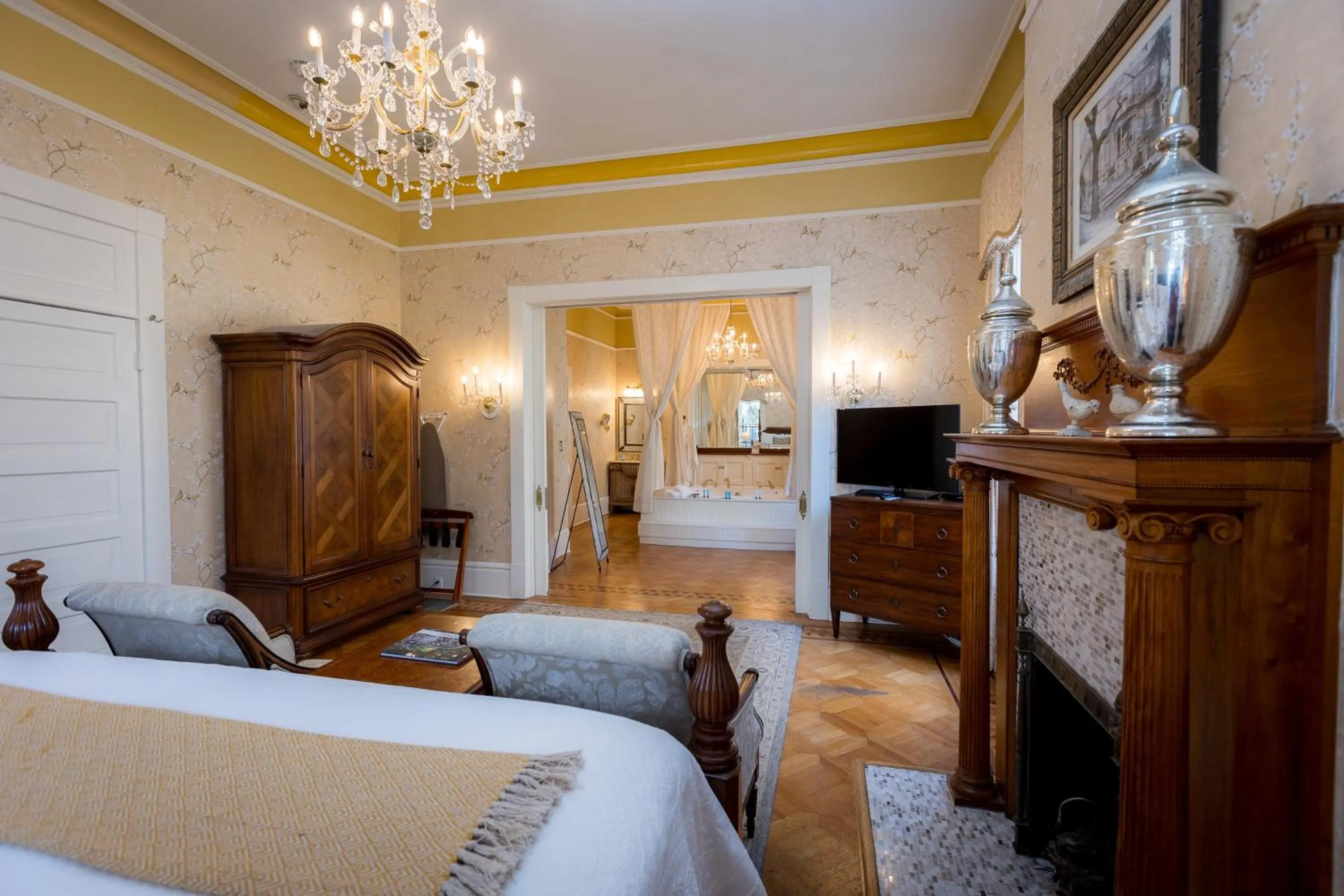 Bedroom, Bed in The Gastonian, Historic Inns of Savannah Collection