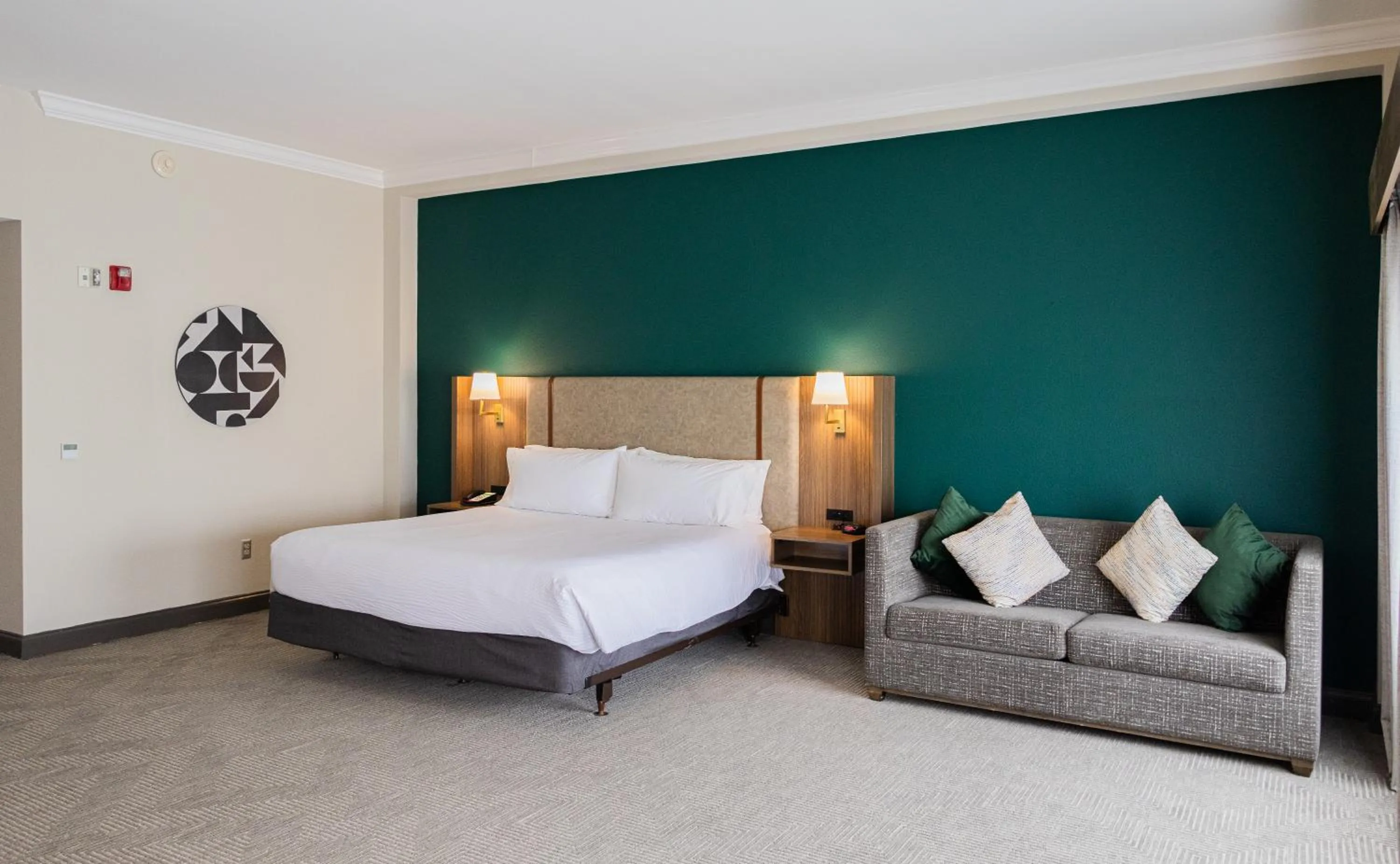 Bed in Holiday Inn Macon North by IHG