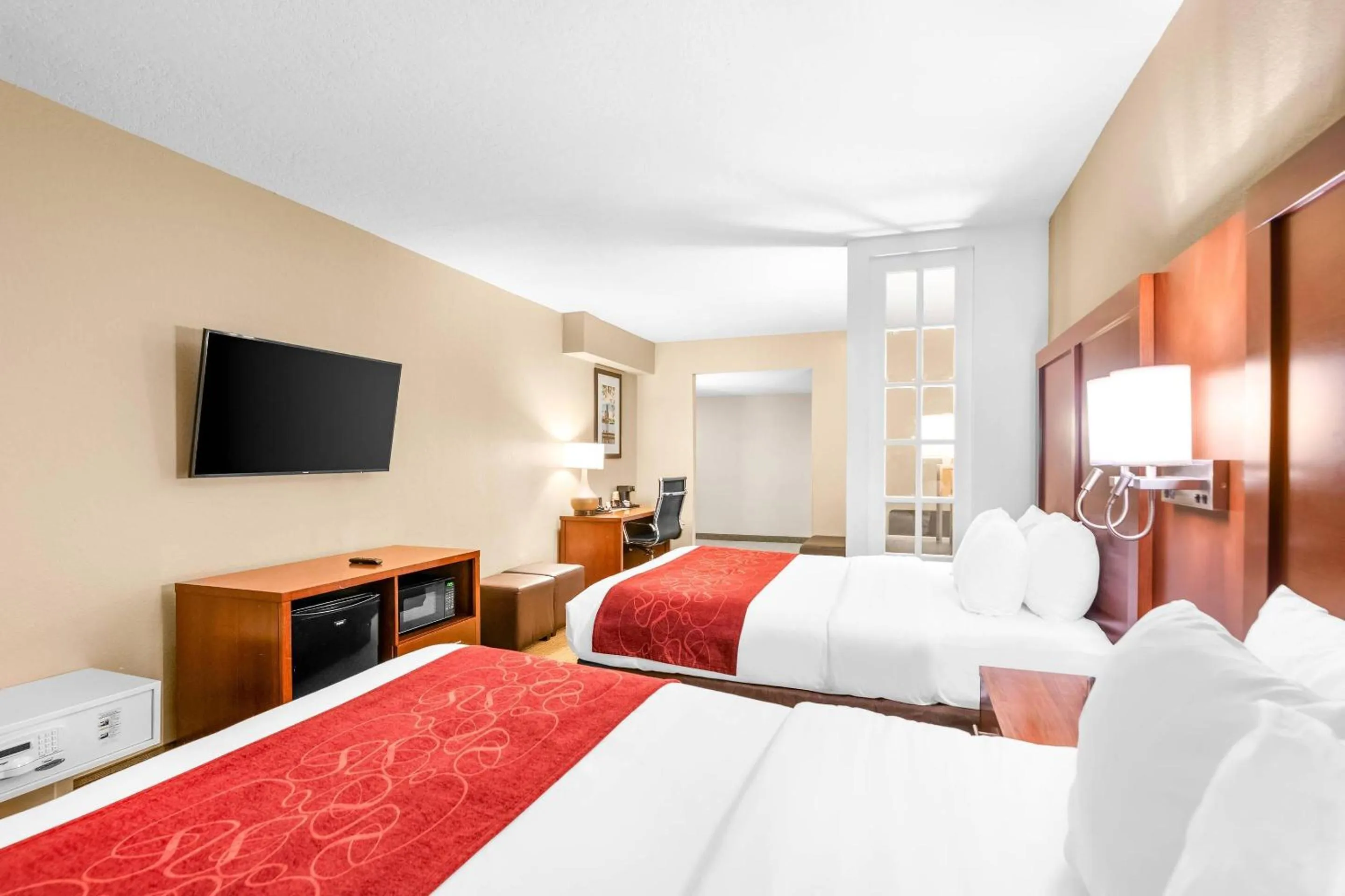 Bedroom, Bed in Comfort Suites Orlando Airport