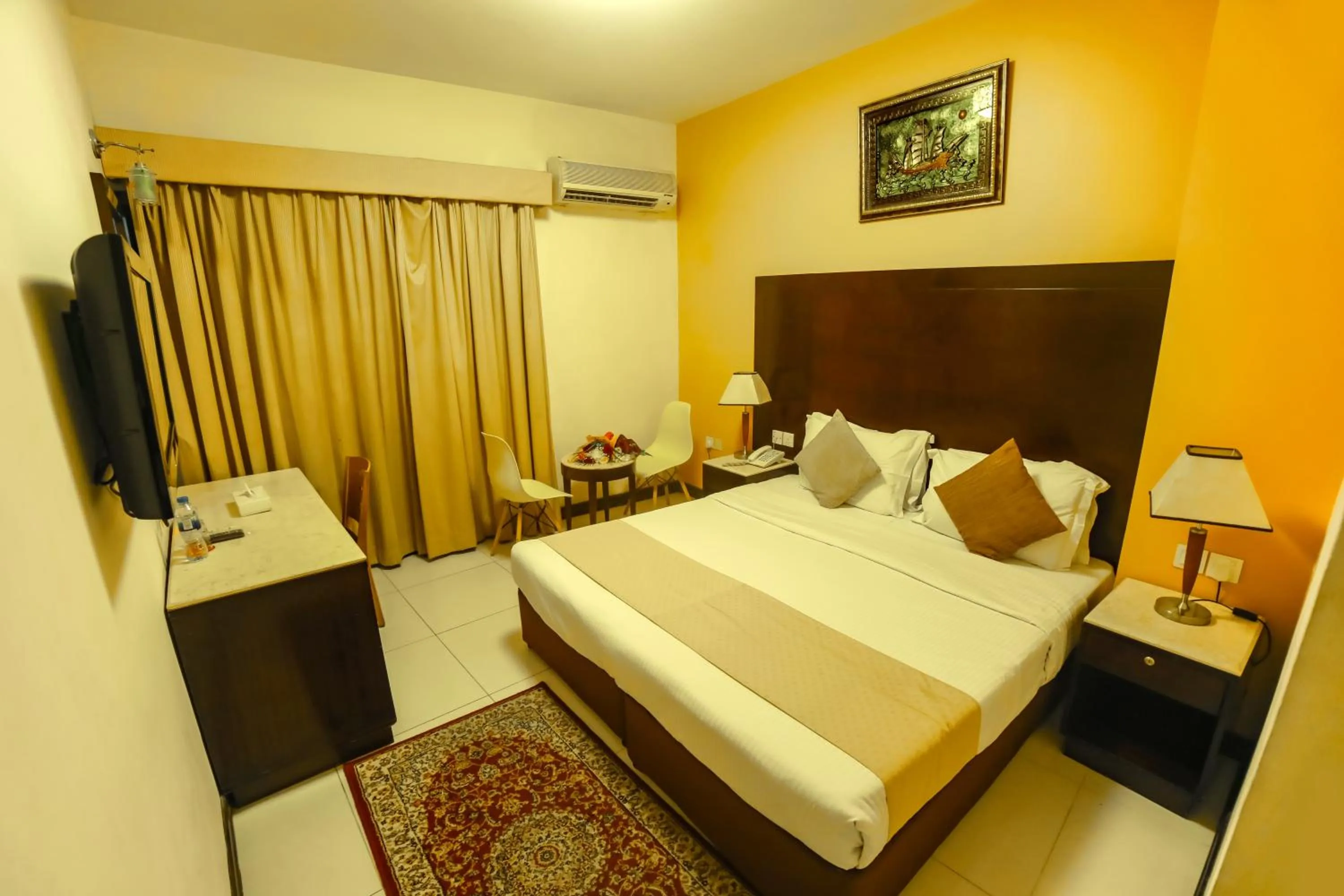 Bedroom, Bed in Hyde Park Hotel