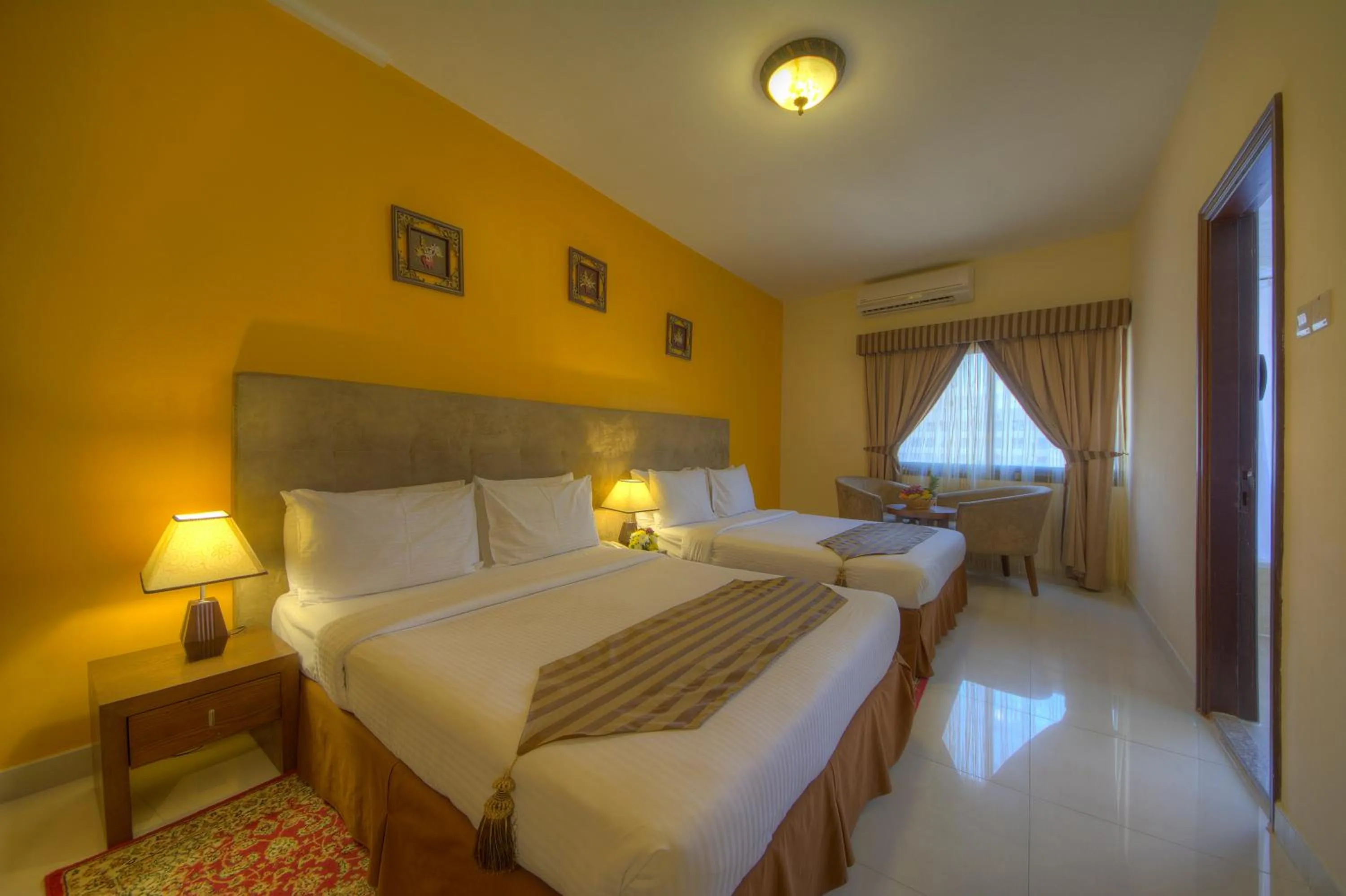 Bedroom, Bed in Hyde Park Hotel