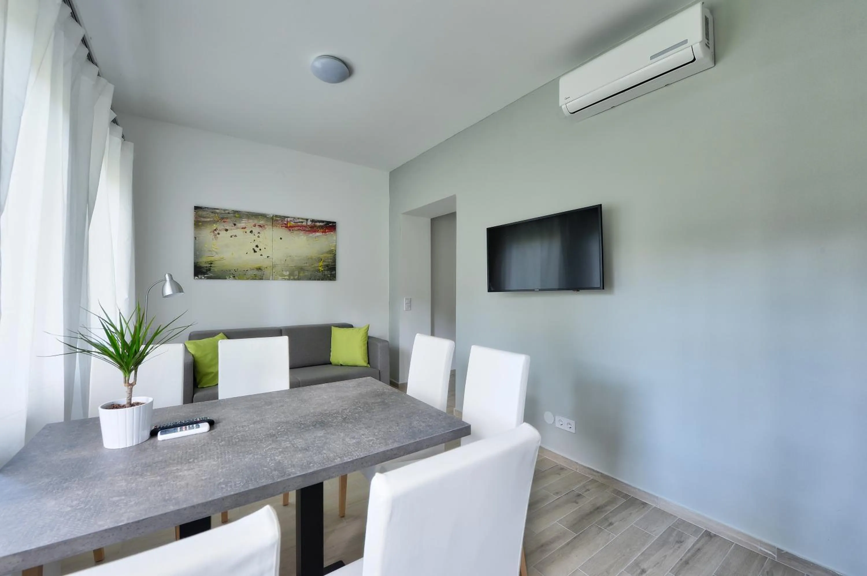Dining area in Villa Oliver 2 Siófok