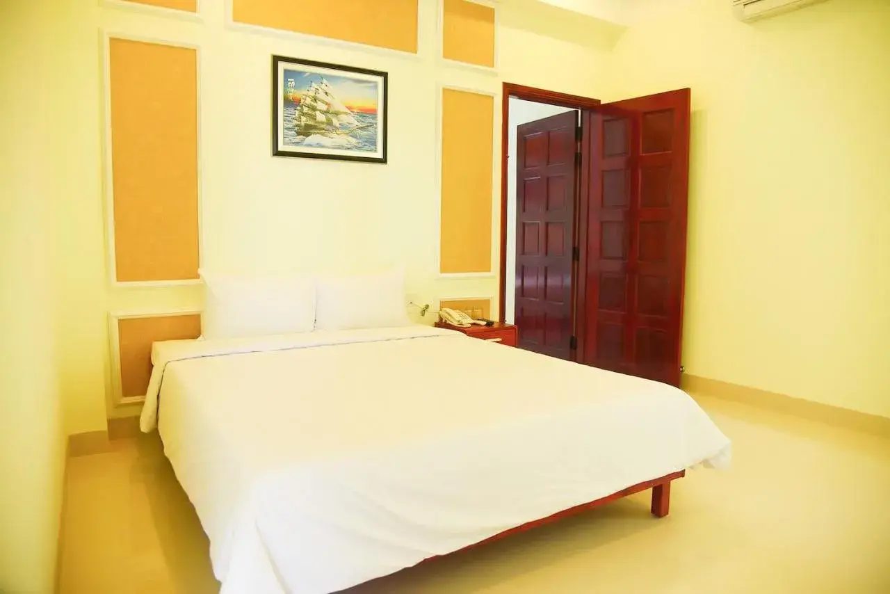 Superior Double Room in Ly Ky Hotel Superior Double Room in Ly Ky Hotel