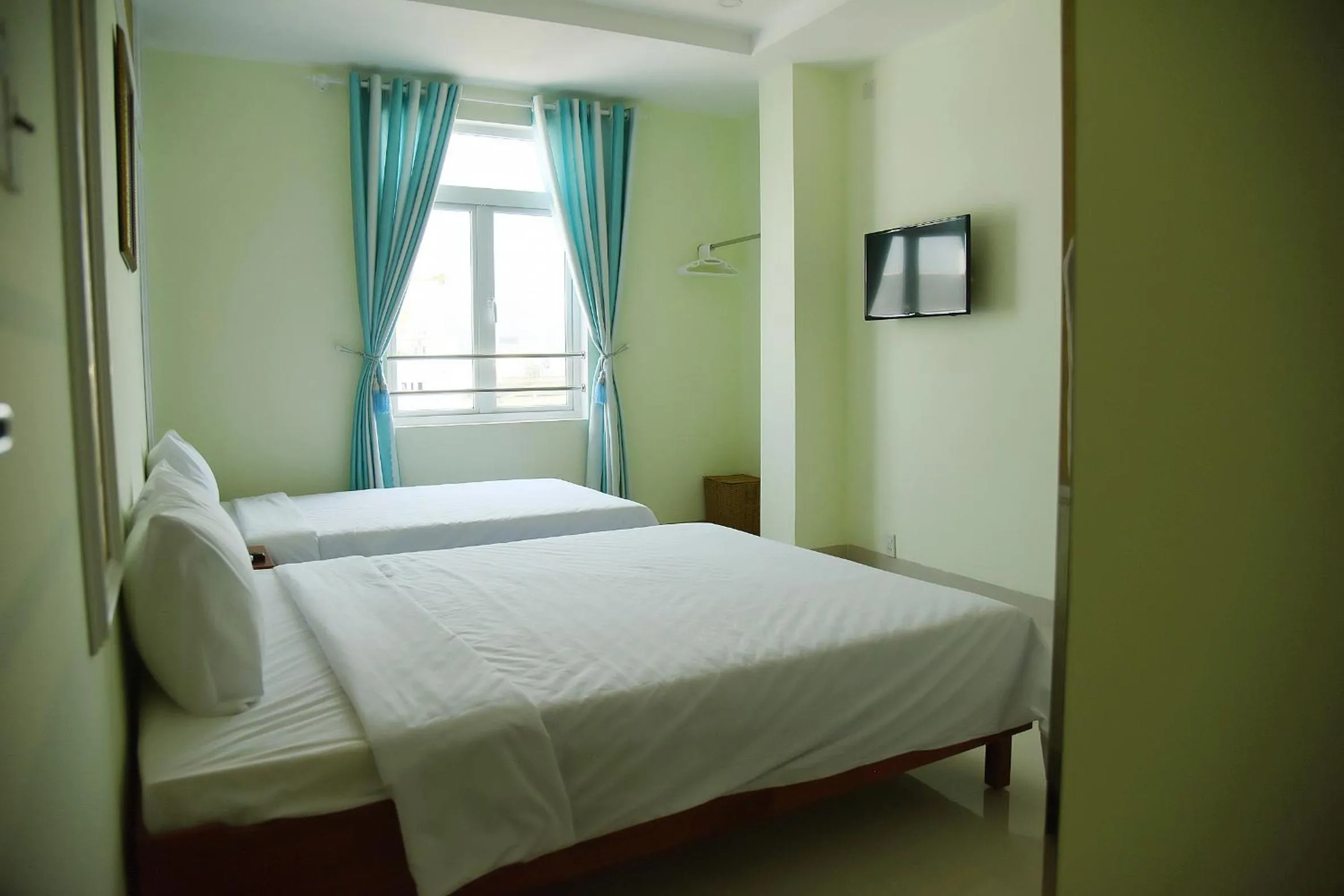 Day, Bed in Ly Ky Hotel