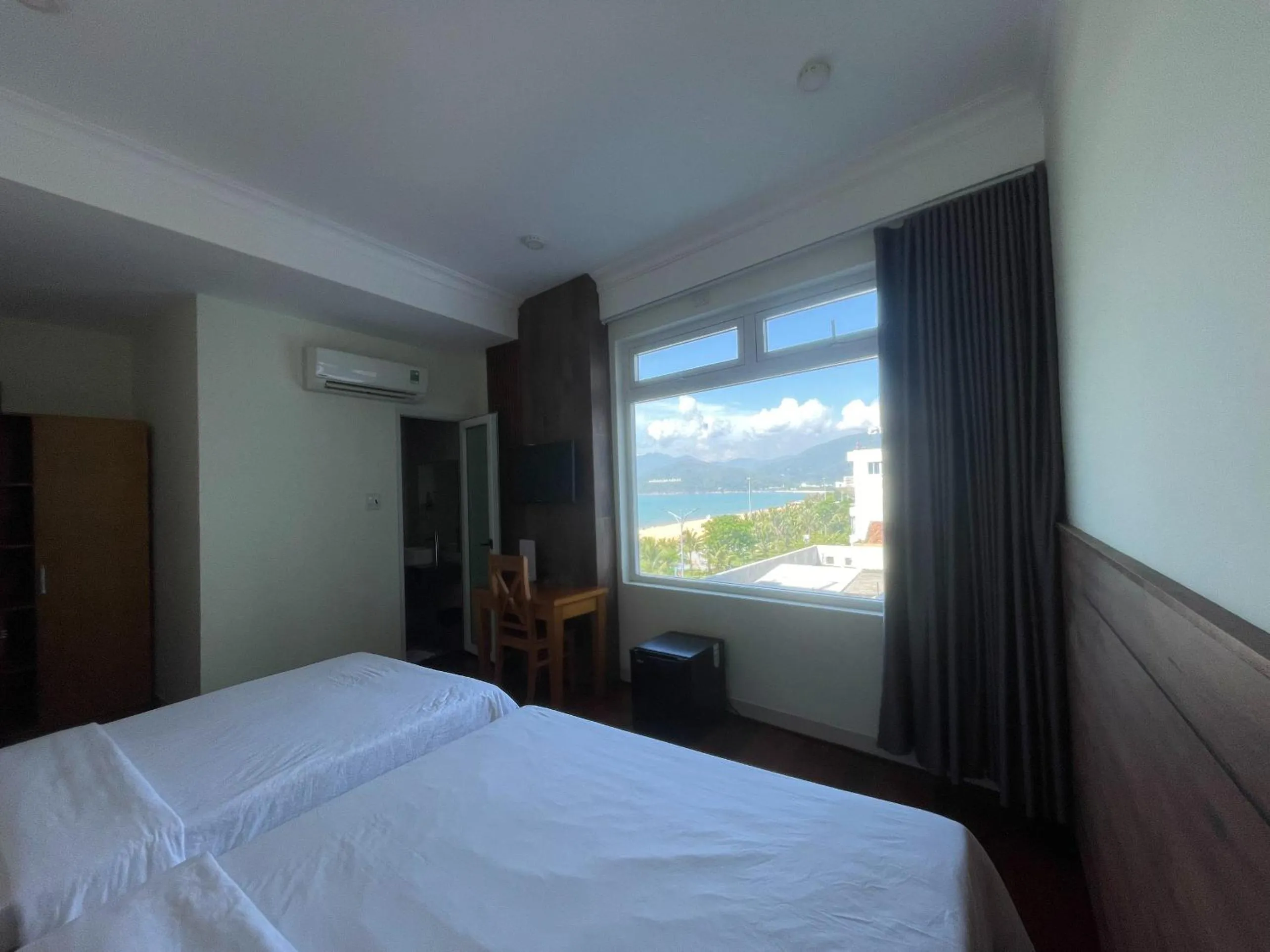 Bedroom, Bed in Ly Ky Hotel