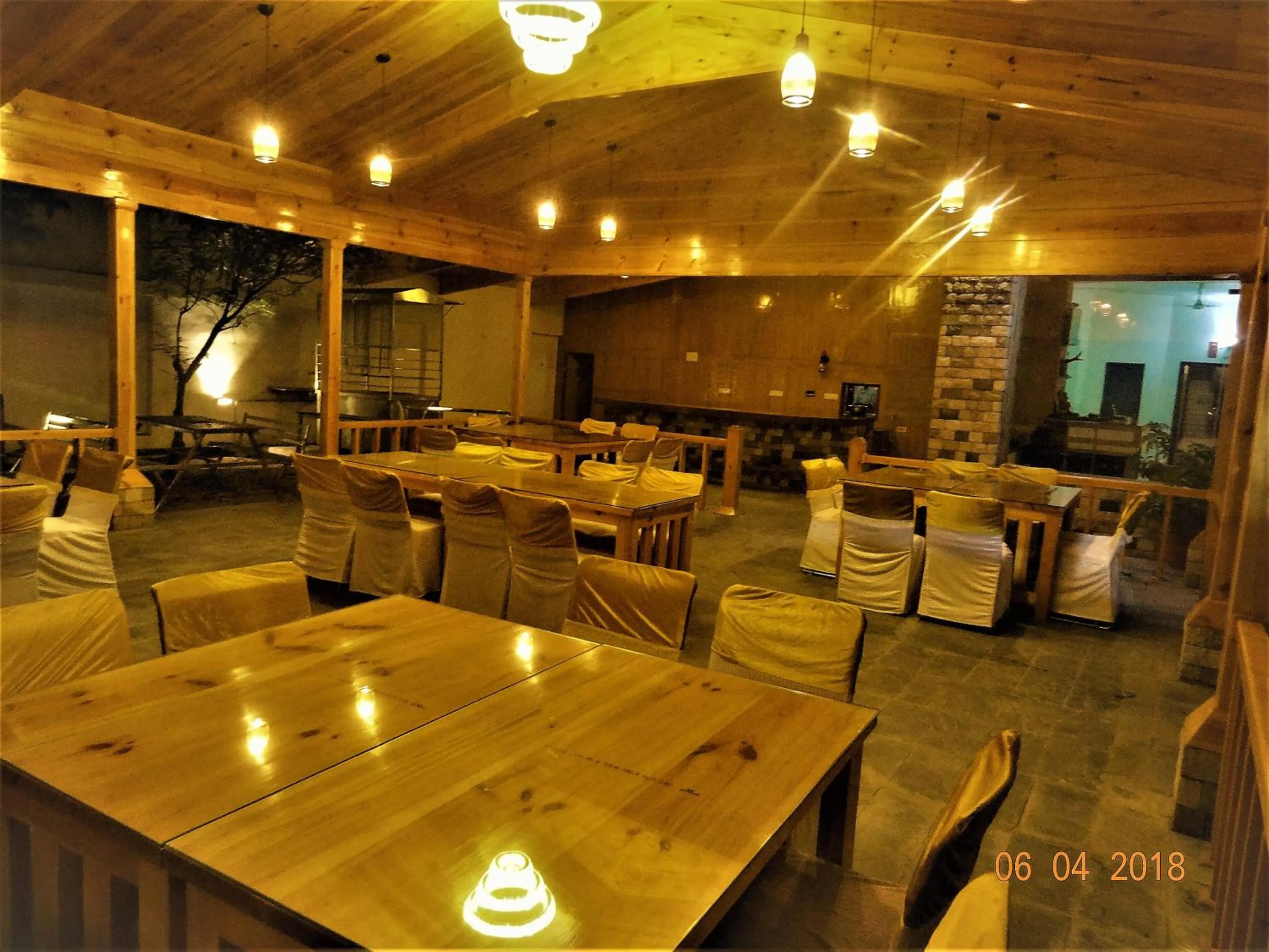 Restaurant/places to eat in Hotel Sukoon