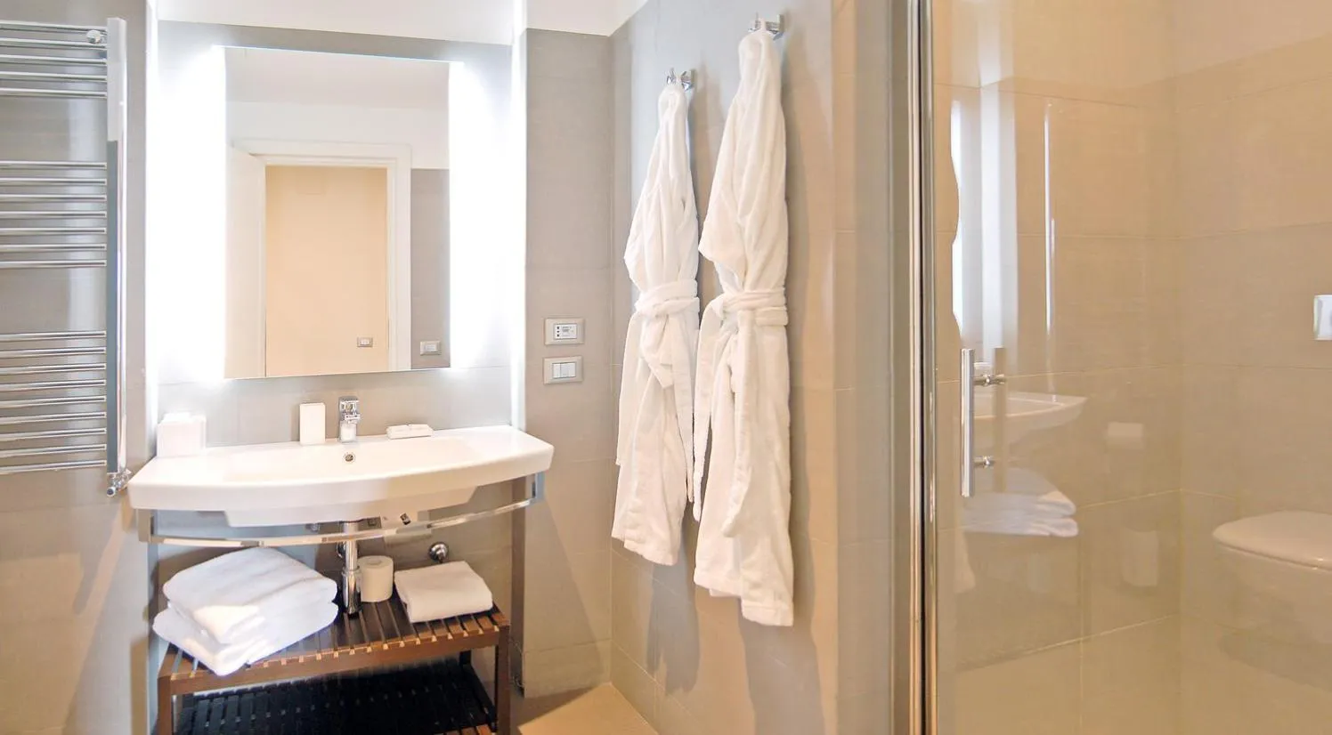 Bathroom in Adamas Luxury Suite