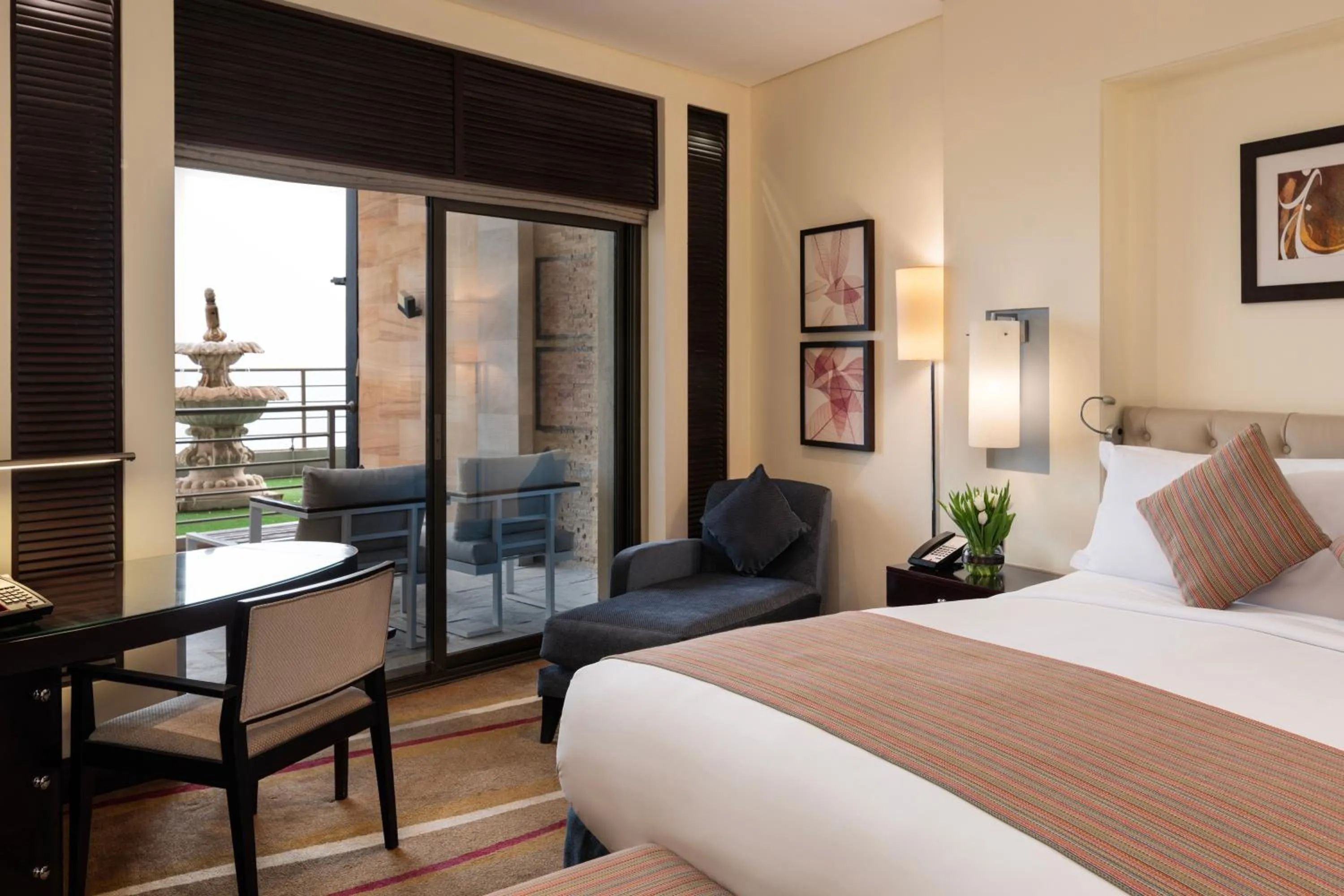 Balcony/Terrace, Bed in Sofitel Al Khobar The Corniche