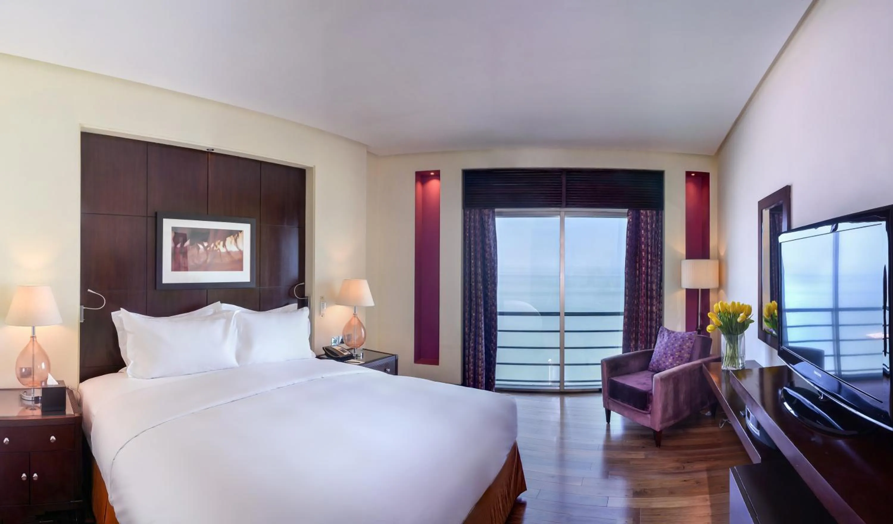Sea view, Bed in Sofitel Al Khobar The Corniche
