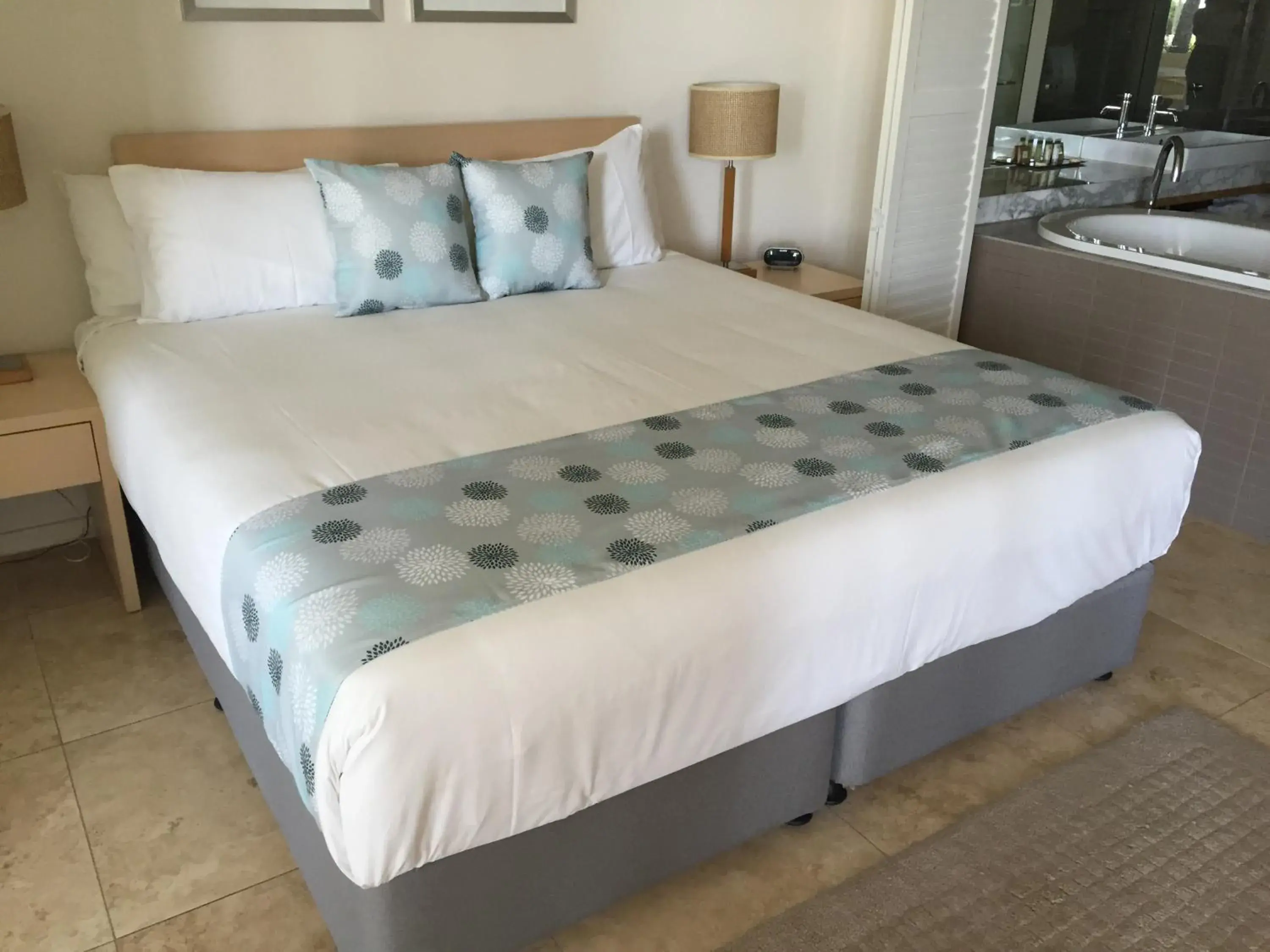 Two-Bedroom Apartment with Sea View in Plantation Resort At Rainbow Two-Bedroom Apartment with Sea View in Plantation Resort At Rainbow