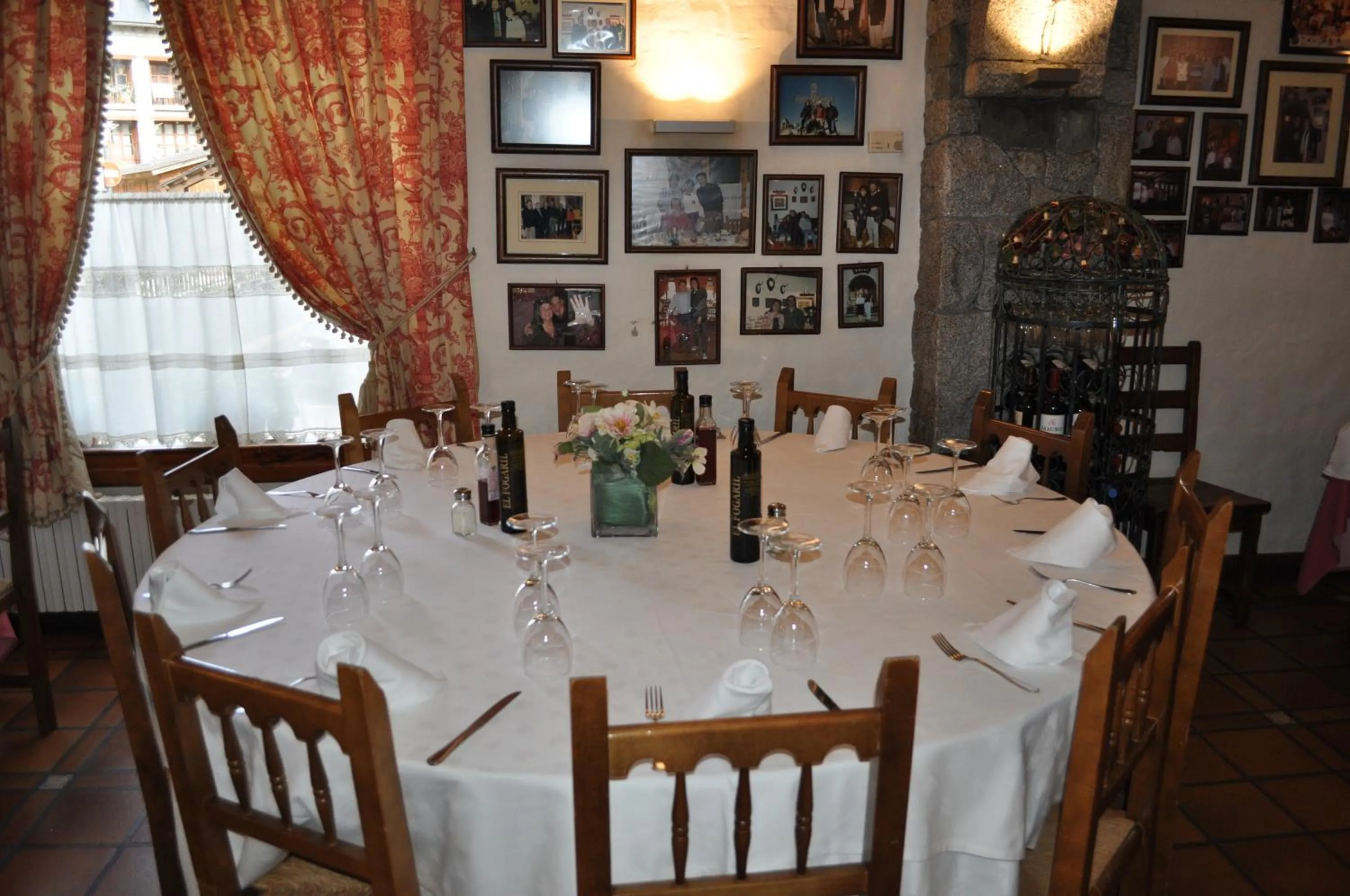 Restaurant/places to eat in Hotel Ciria