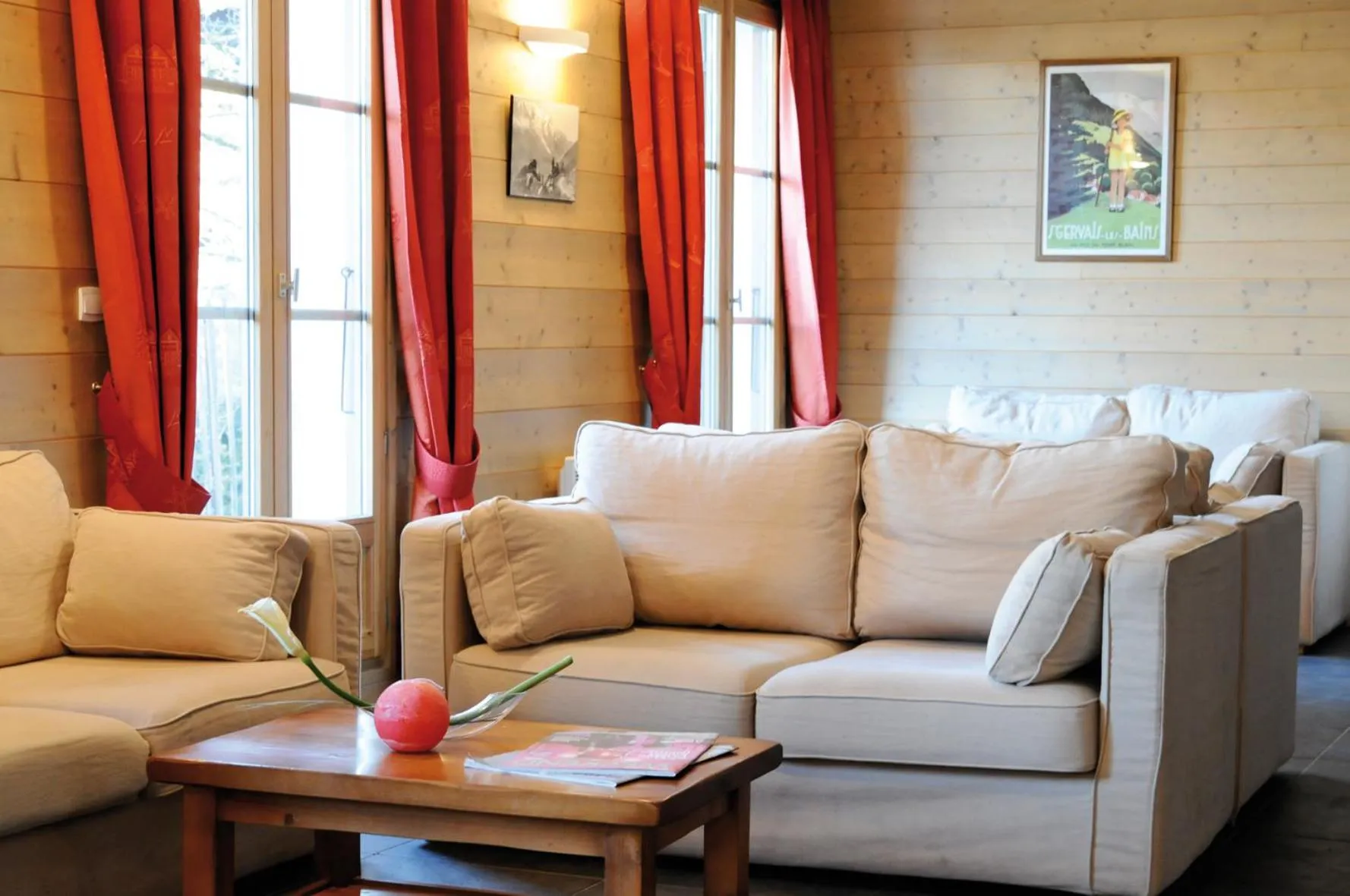 Lobby or reception in Lagrange Vacances Les Arolles