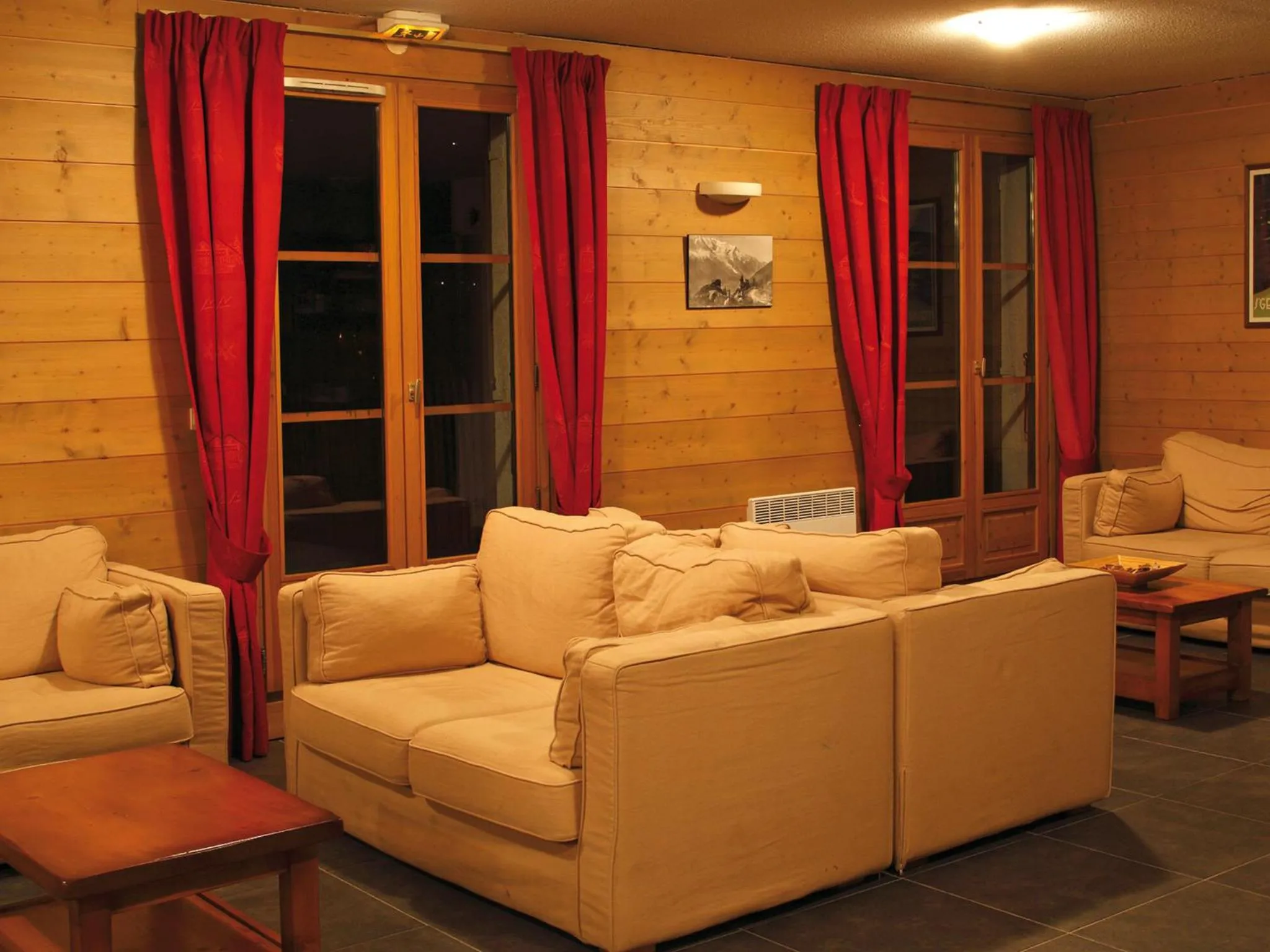 Lounge or bar in Lagrange Vacances Les Arolles