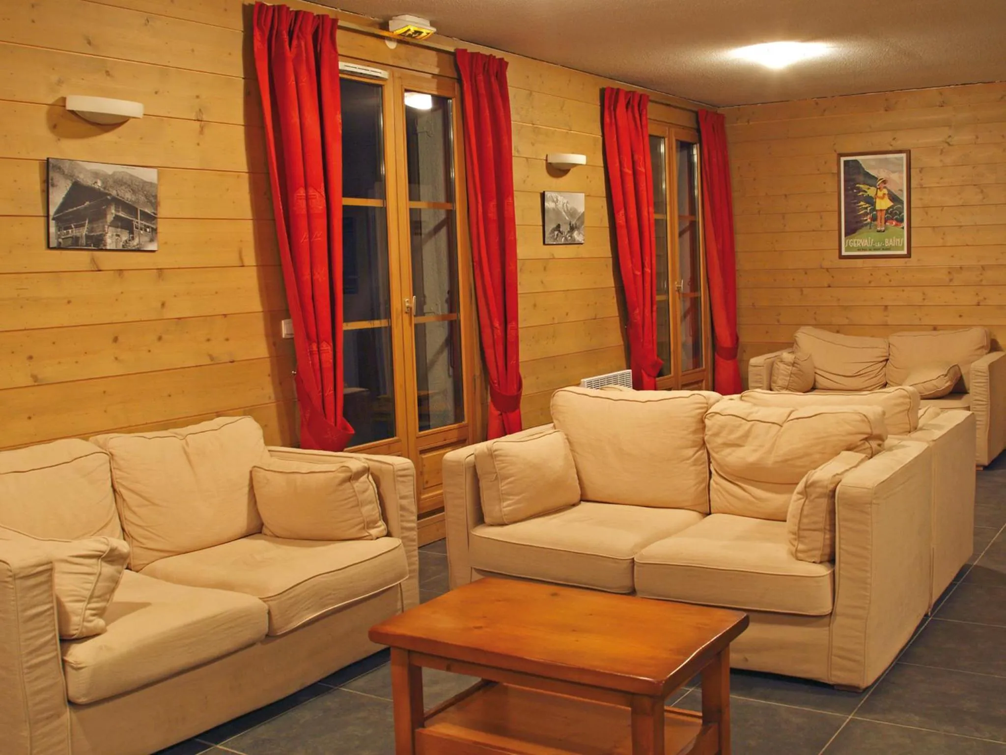 Lounge or bar in Lagrange Vacances Les Arolles