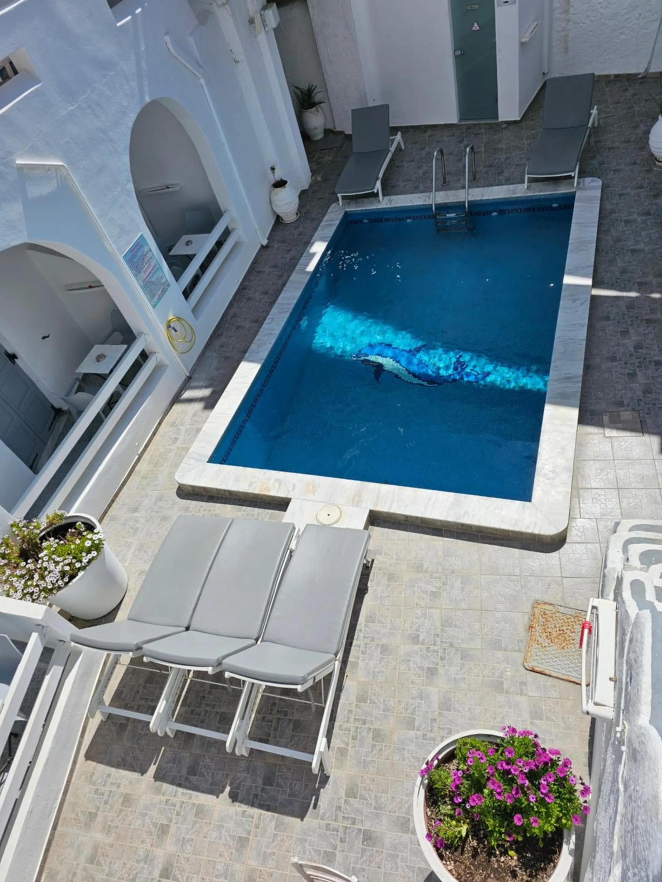 Property building in Hotel Leta