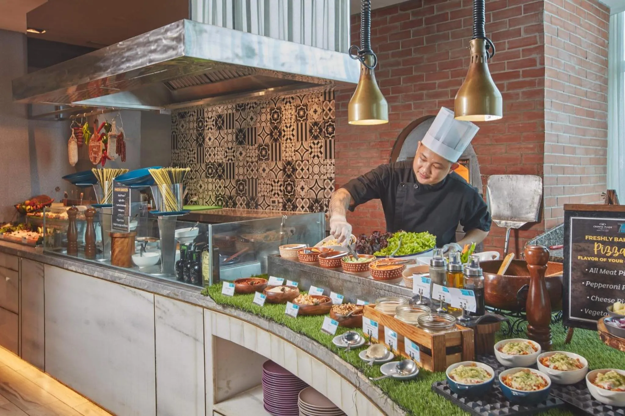 Restaurant/places to eat in Crowne Plaza Manila Galleria by IHG