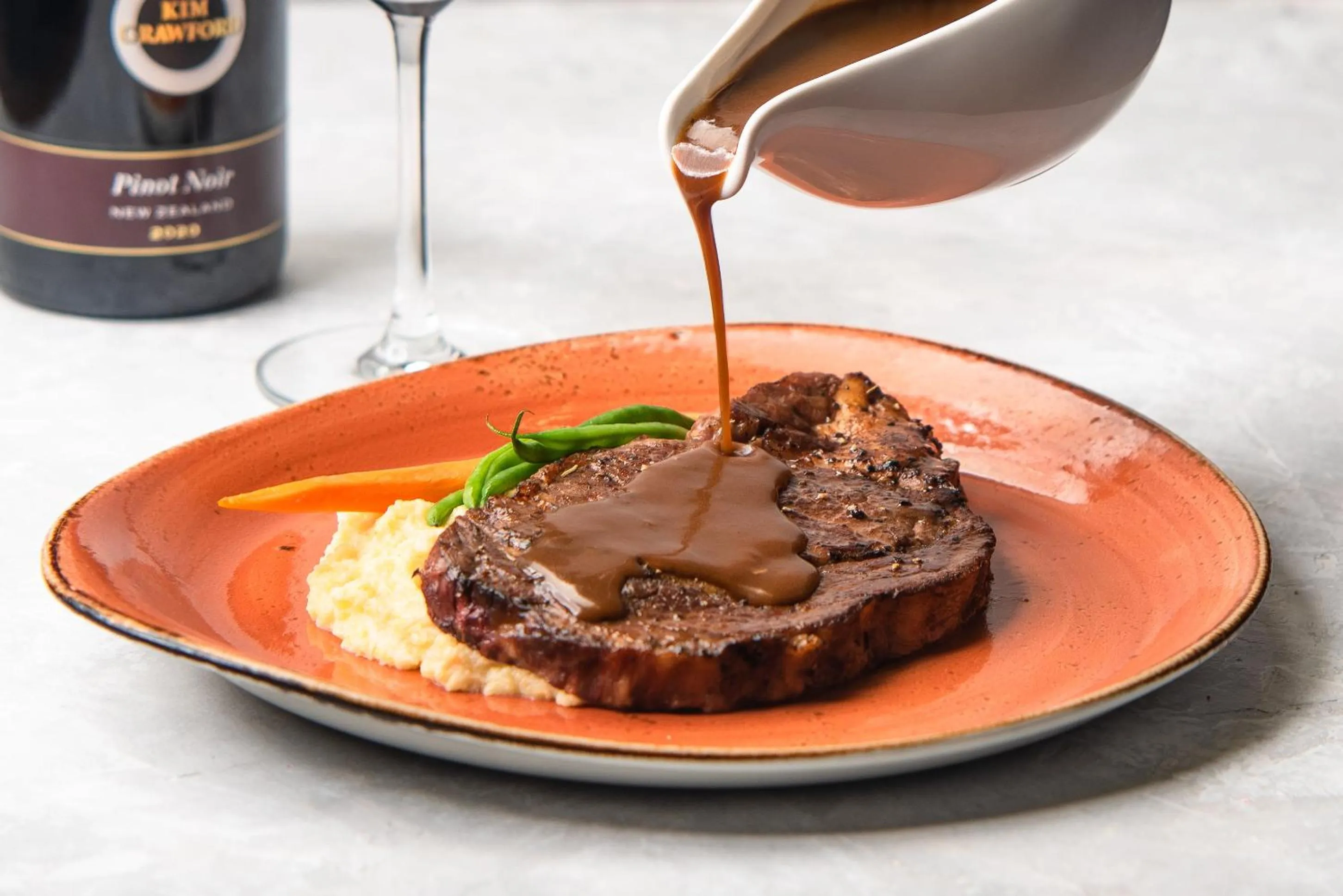 Restaurant/places to eat in Crowne Plaza Manila Galleria by IHG