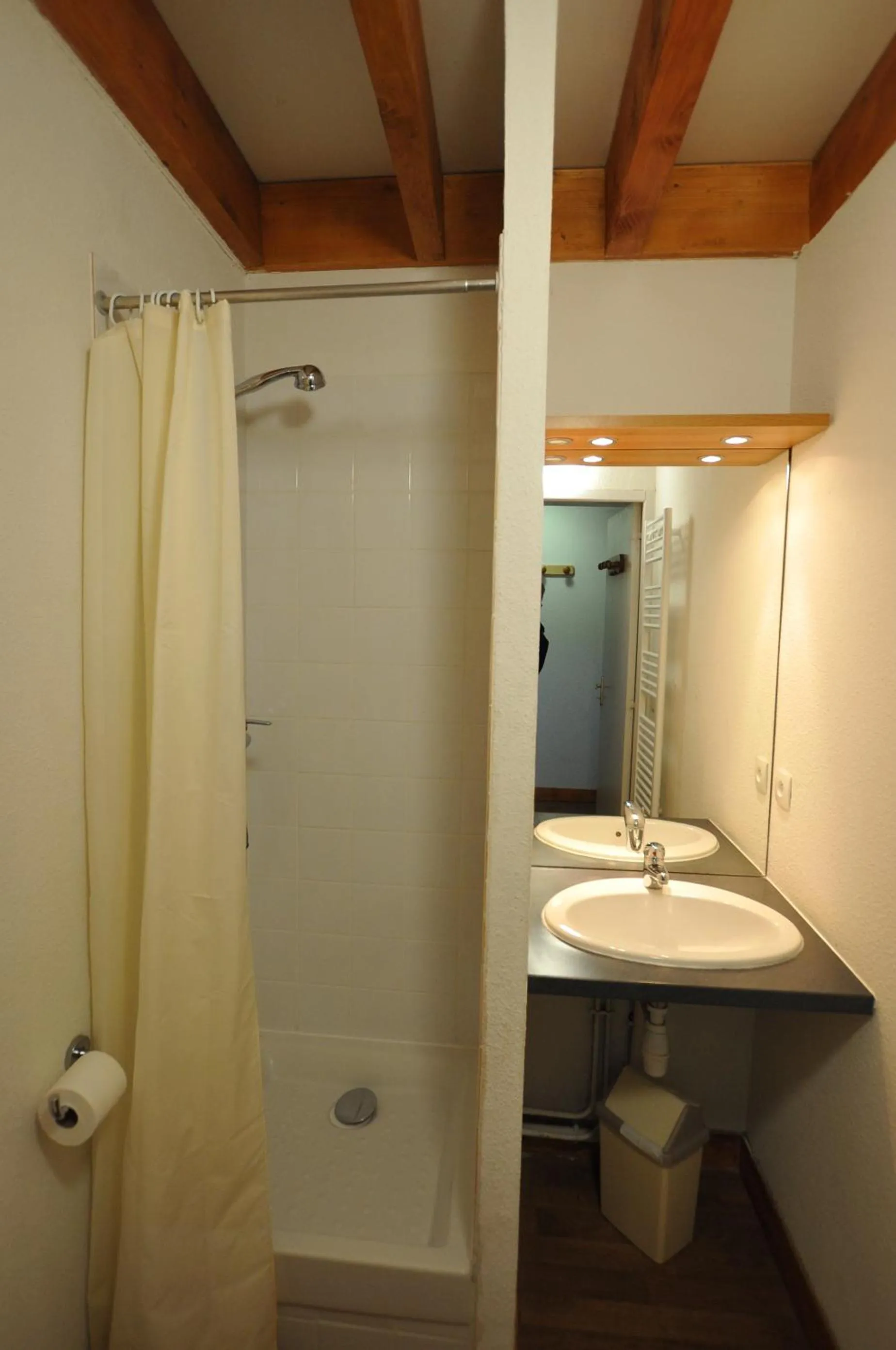 Shower in Résidence Le Bois de la Reine