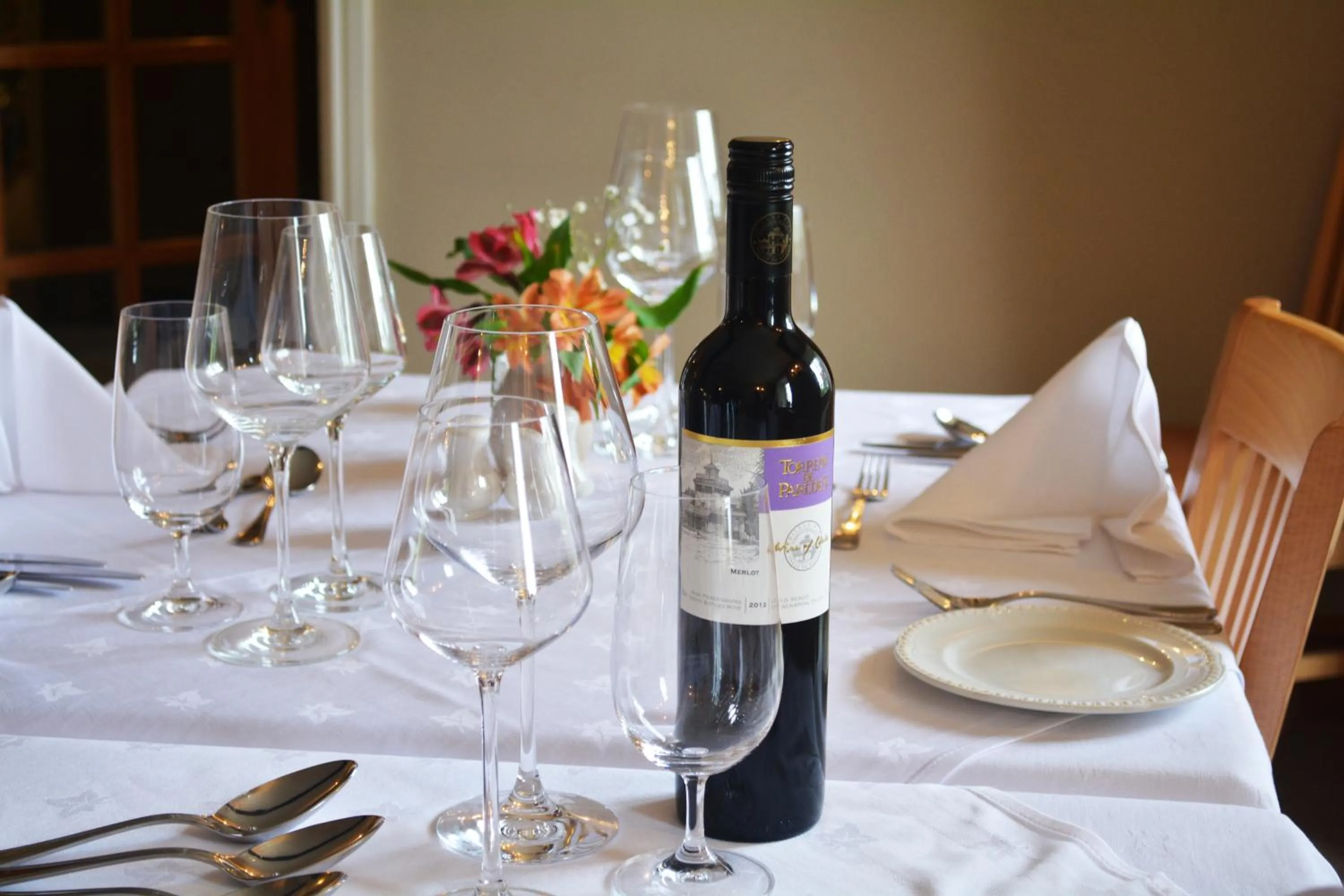 Restaurant/places to eat in Castle Of Comfort Hotel