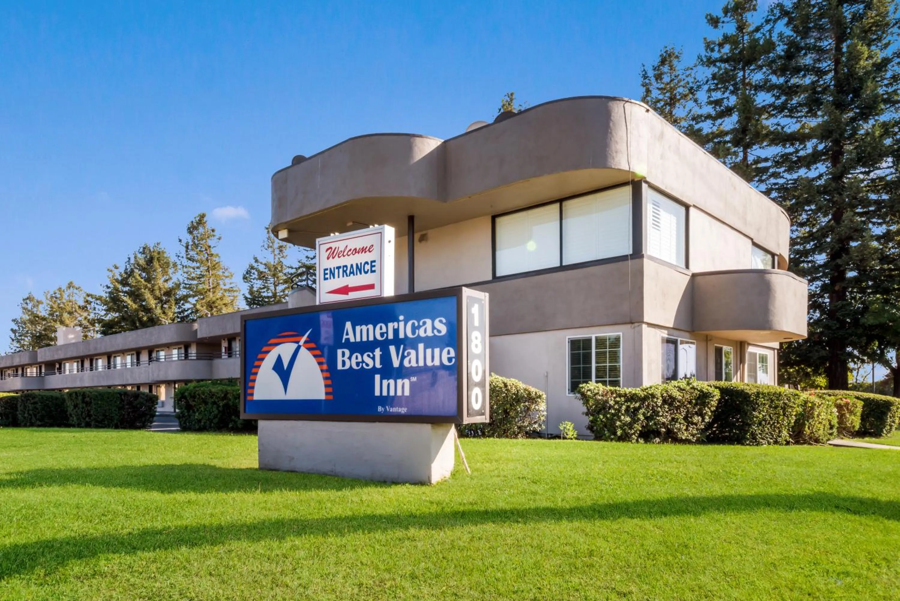 Property building in Americas Best Value Inn Santa Rosa