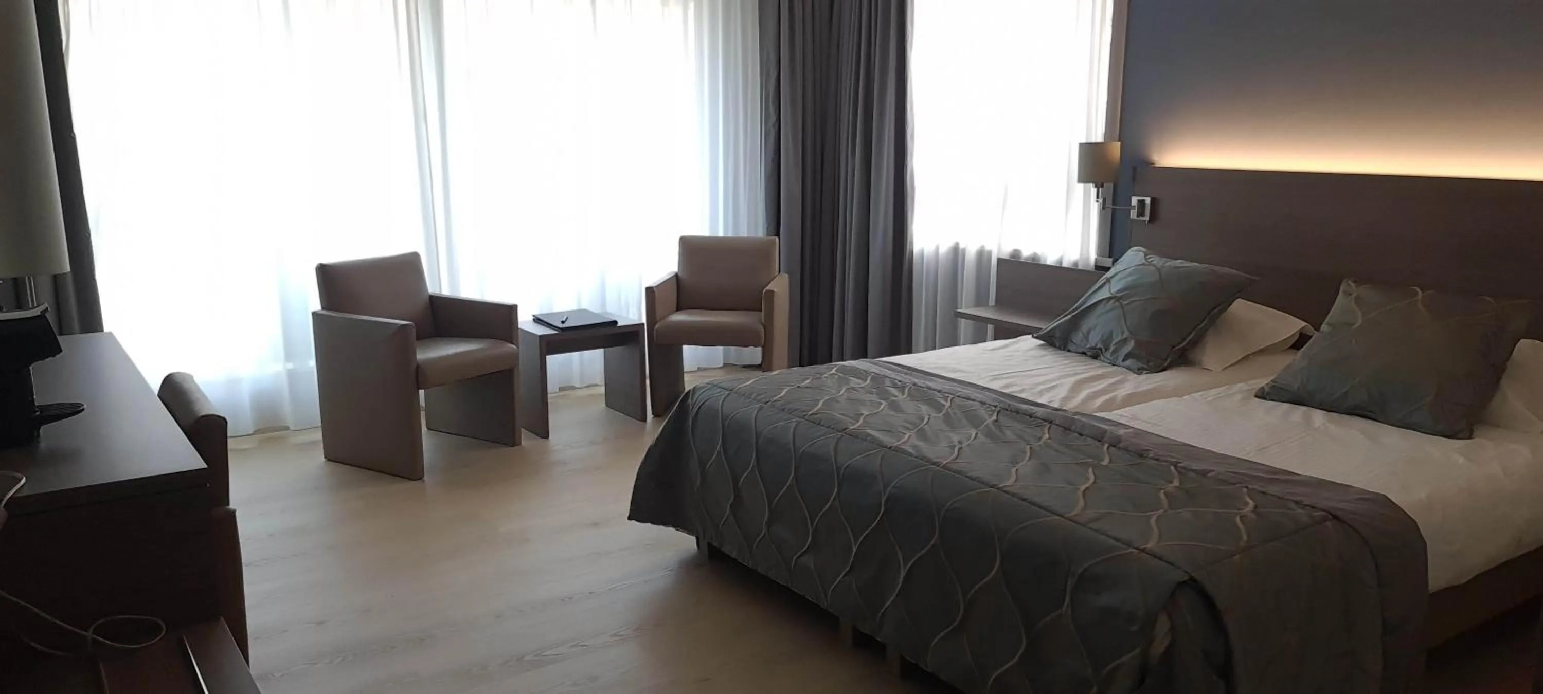 Photo of the whole room, Bed in Casino Hotel