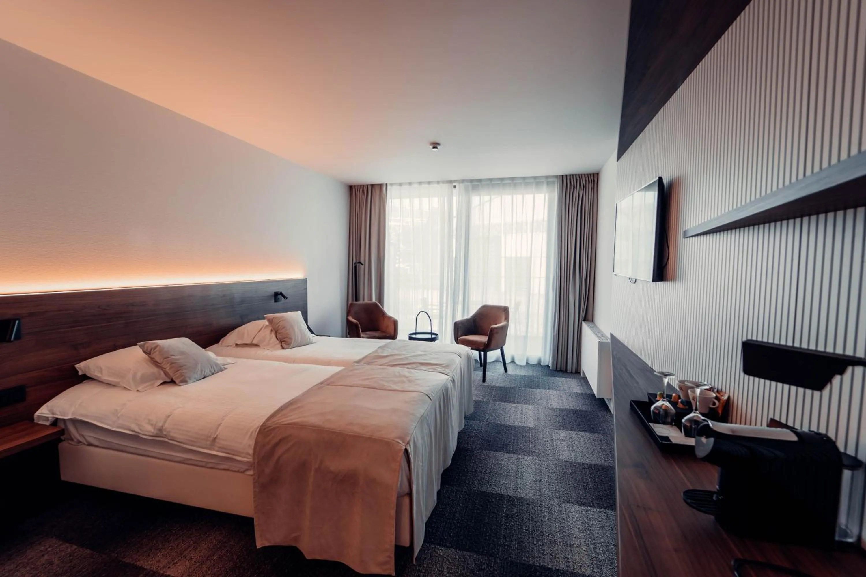 Photo of the whole room, Bed in Casino Hotel