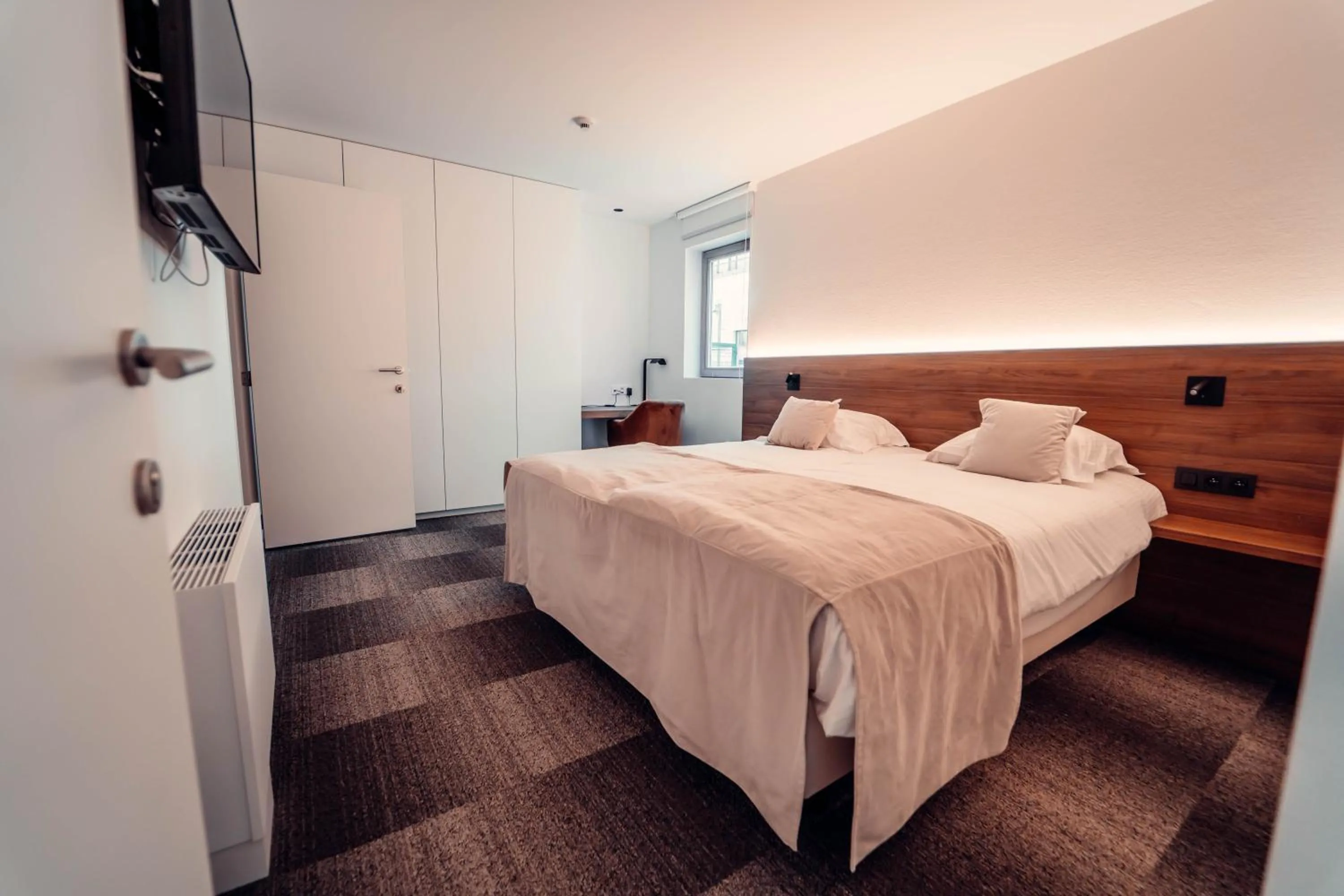 Bedroom, Bed in Casino Hotel