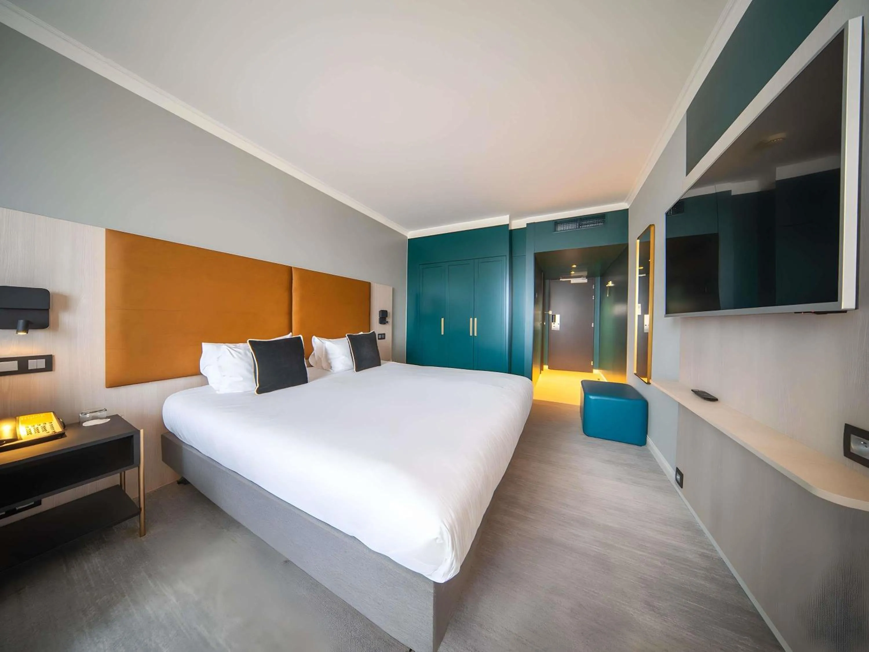 Bedroom, Bed in Maek Hotel Antwerp Central - Handwritten Collection by Accor