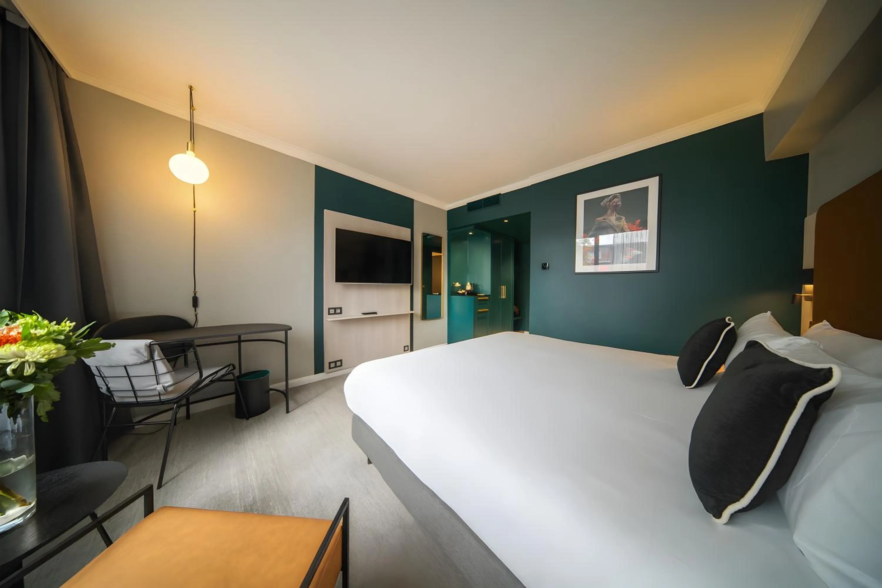 Bedroom, Bed in Maek Hotel Antwerp Central - Handwritten Collection by Accor