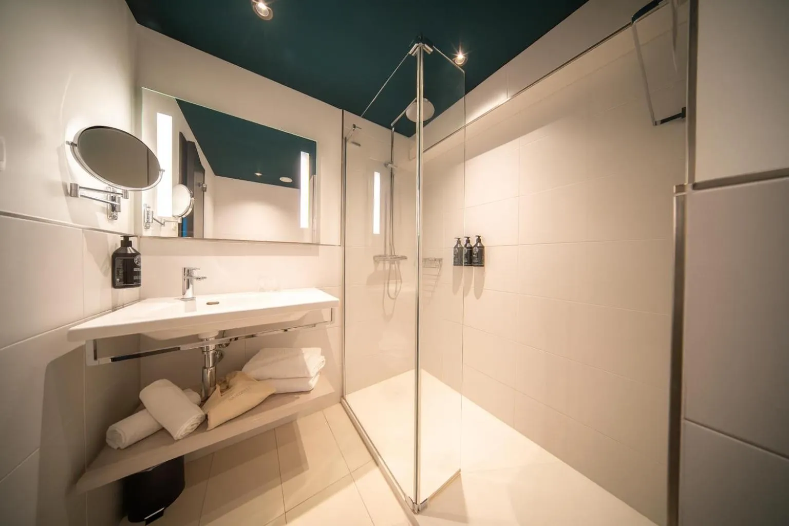 Shower in Maek Hotel Antwerp Central - Handwritten Collection by Accor