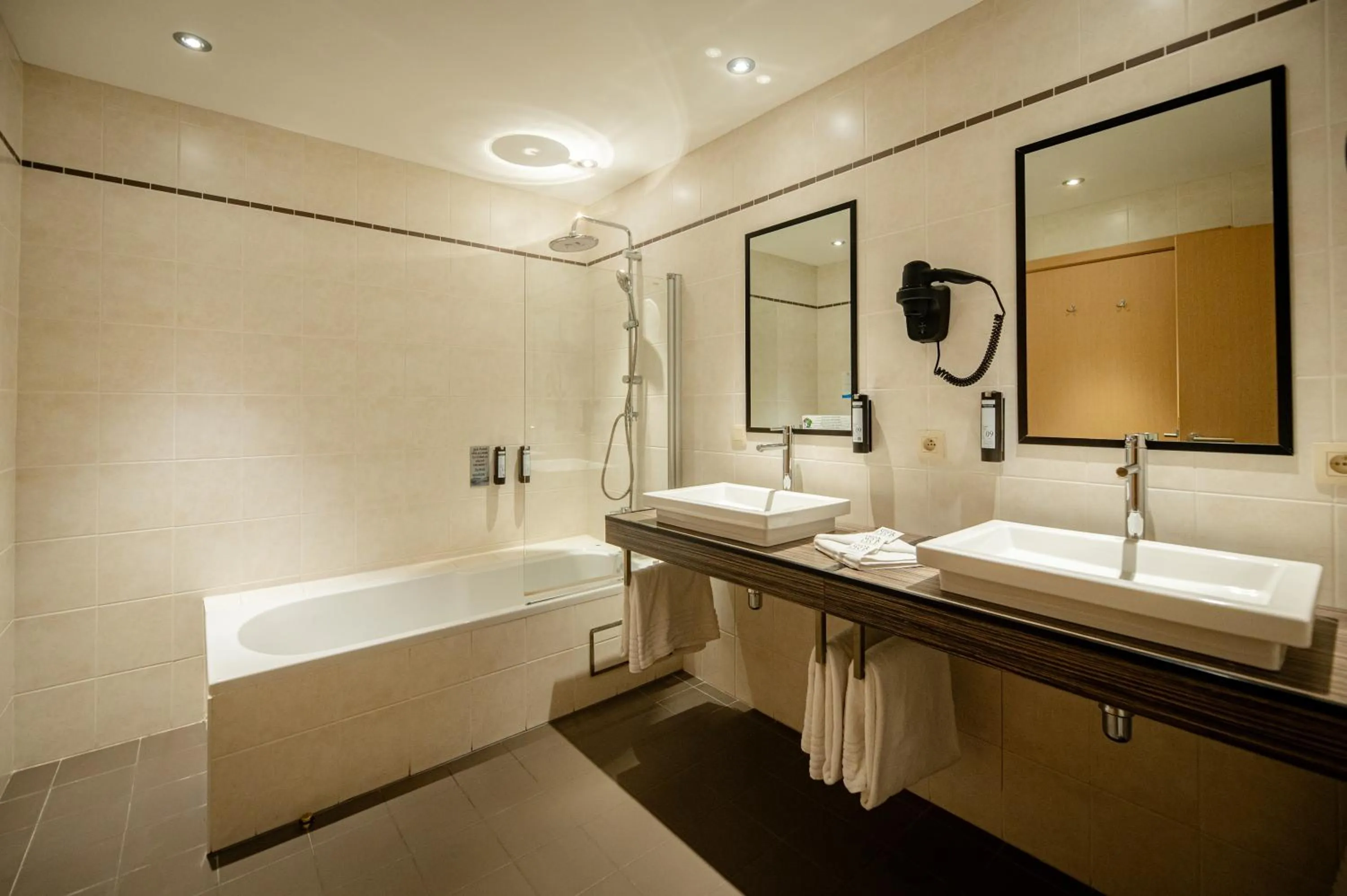 Bathroom in Hotel-Restaurant Horizon Ath-Lessines