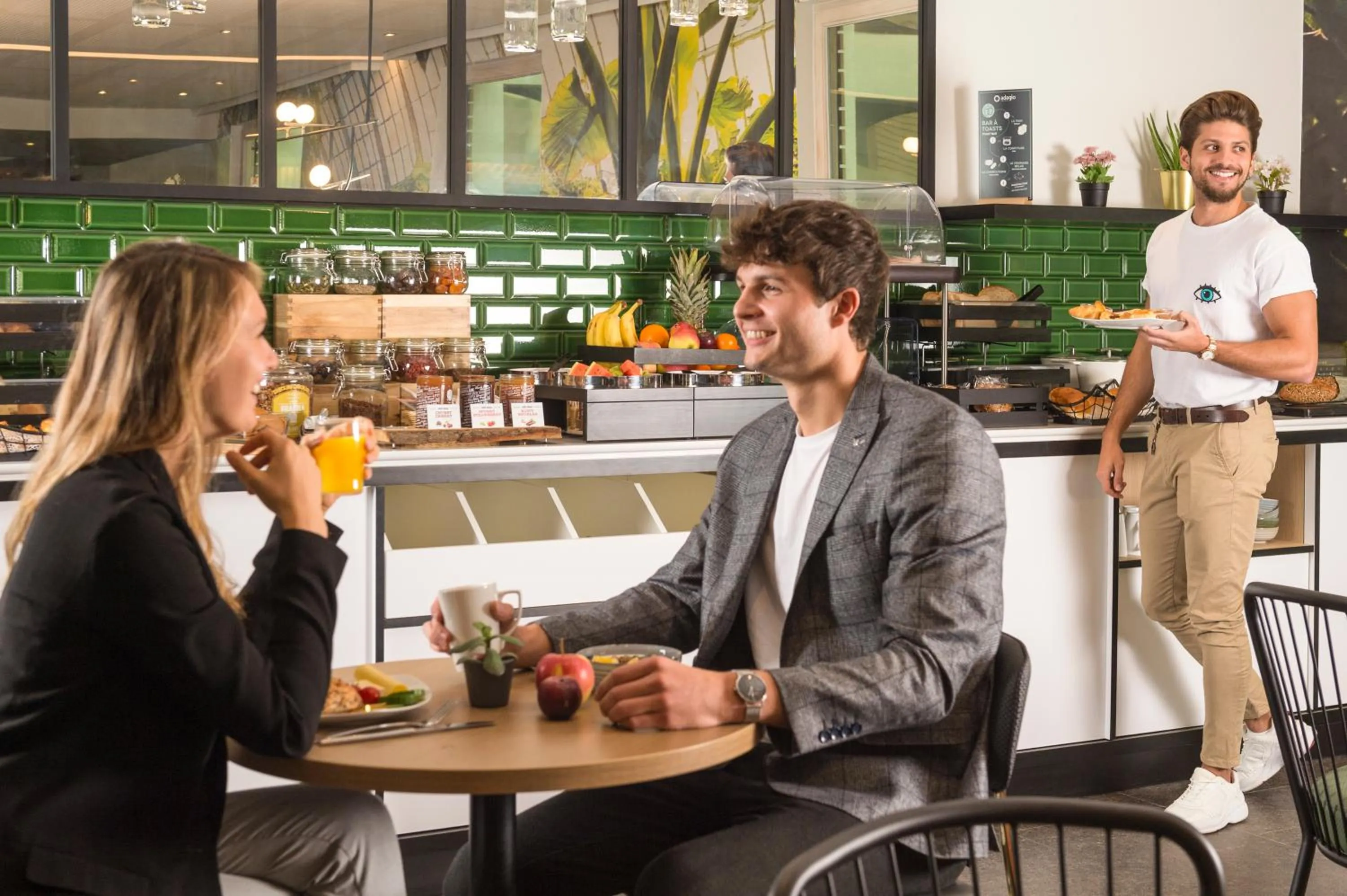 People in Aparthotel Adagio Brussels Grand Place