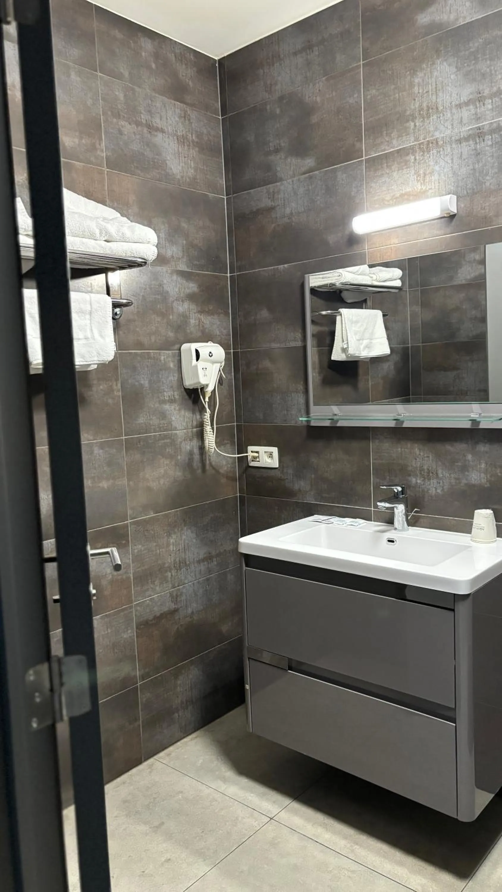 Bathroom in Hotel La Louve