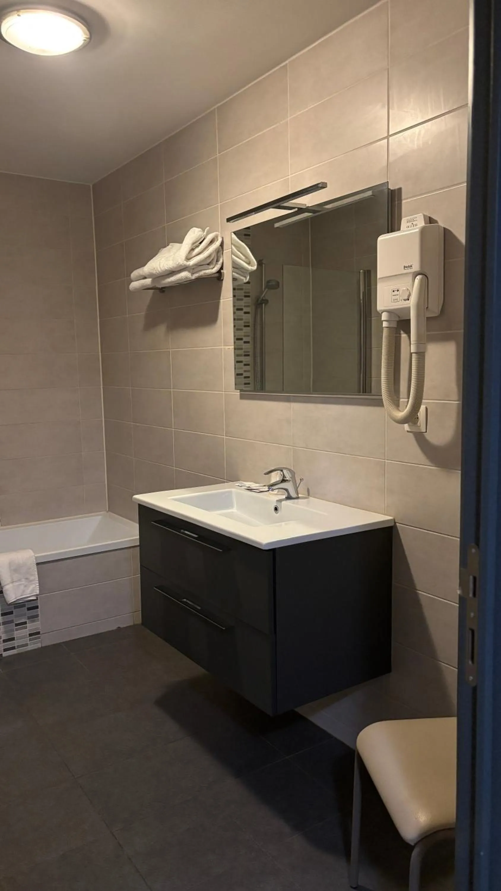 Bathroom in Hotel La Louve